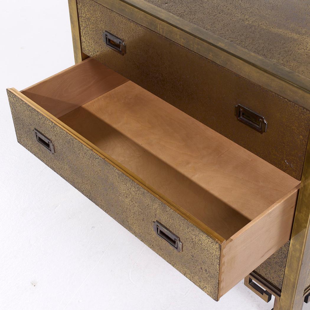 Ottone Cassettiera in ottone del Mid Century di Mastercraft in vendita