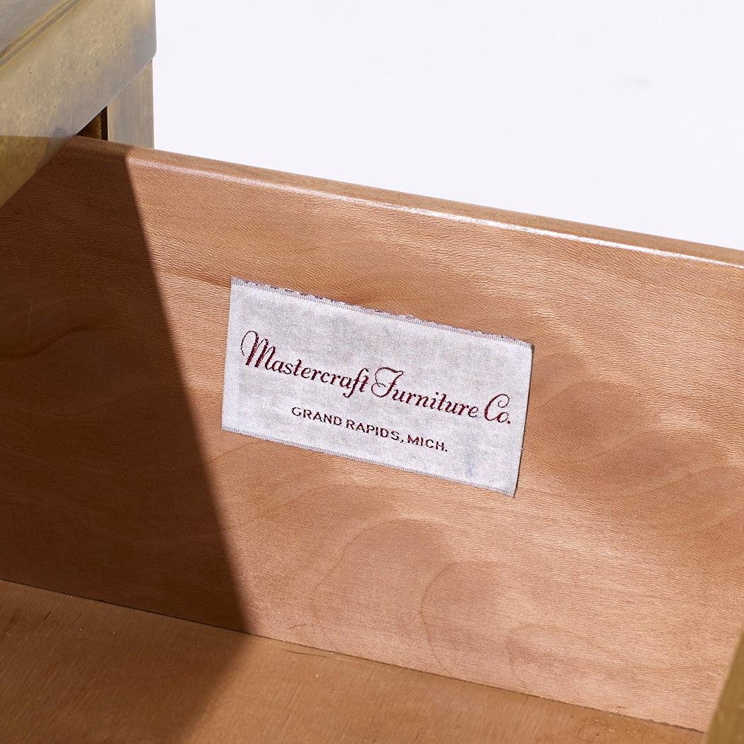 Cassettiera in ottone del Mid Century di Mastercraft in vendita 1