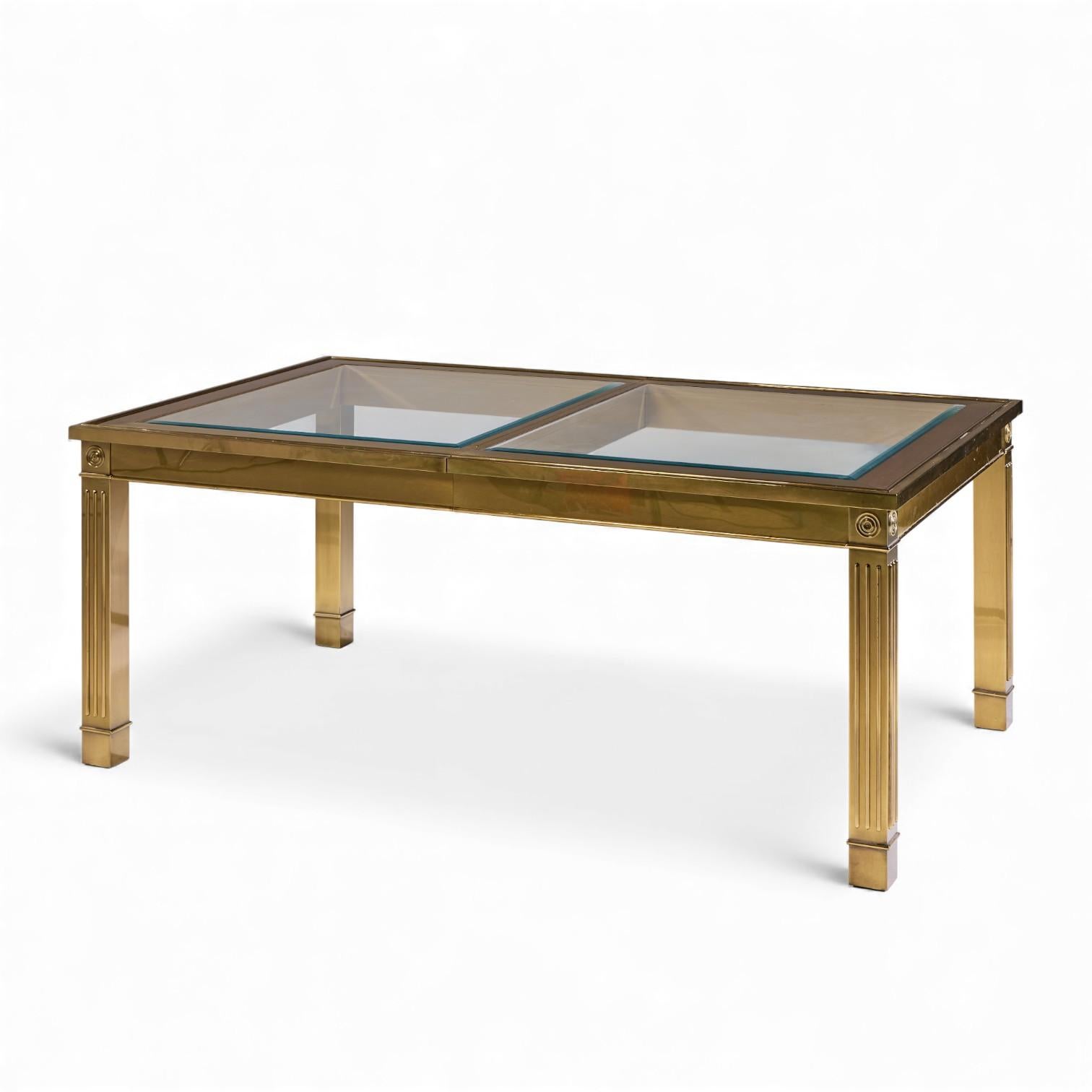 Mastercraft Mid Century Brass Expanding Dining Table with 1 Leaf in vendita 1