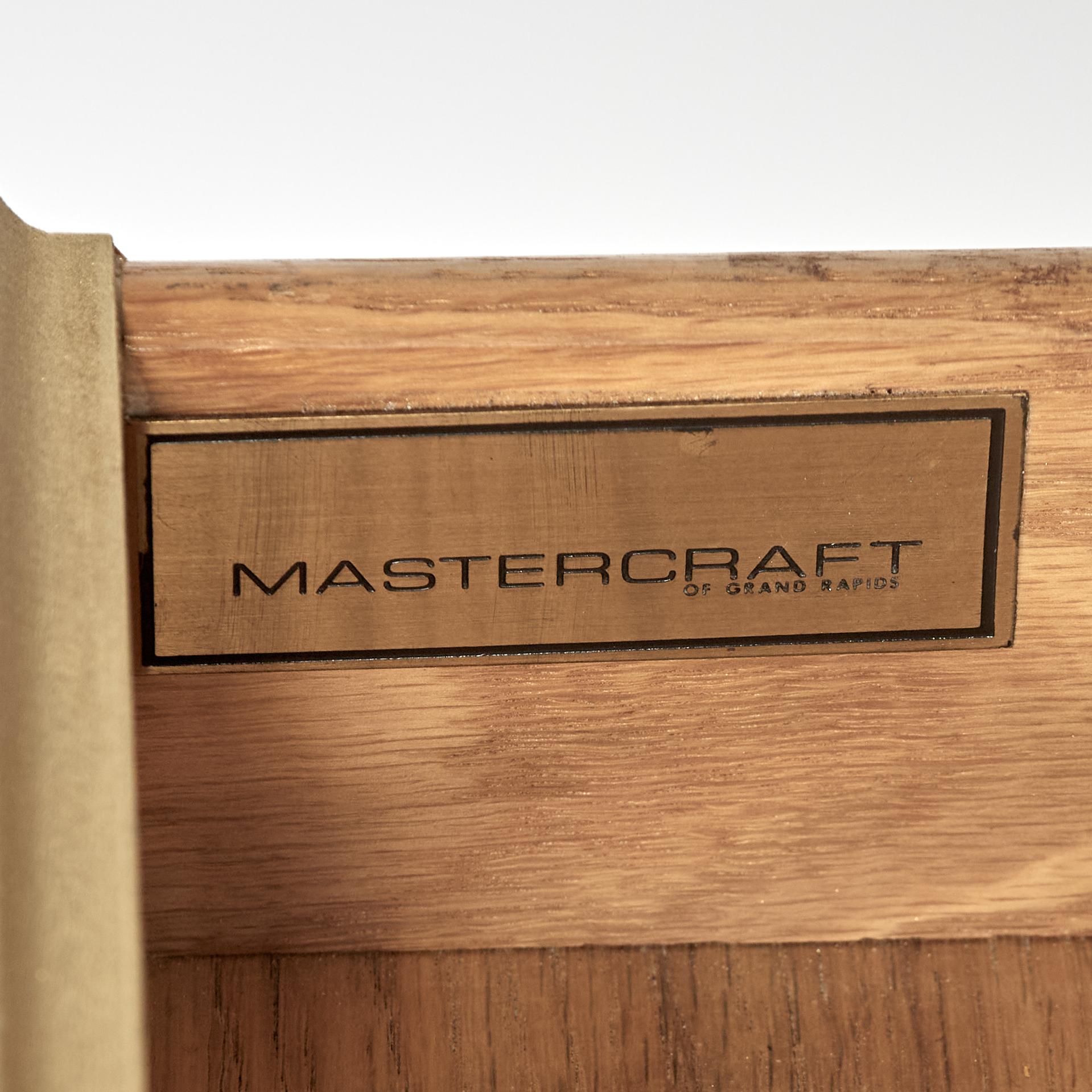 Escritorio estilo campaña Mastercraft Mid Century Brass Leather Top en venta 3
