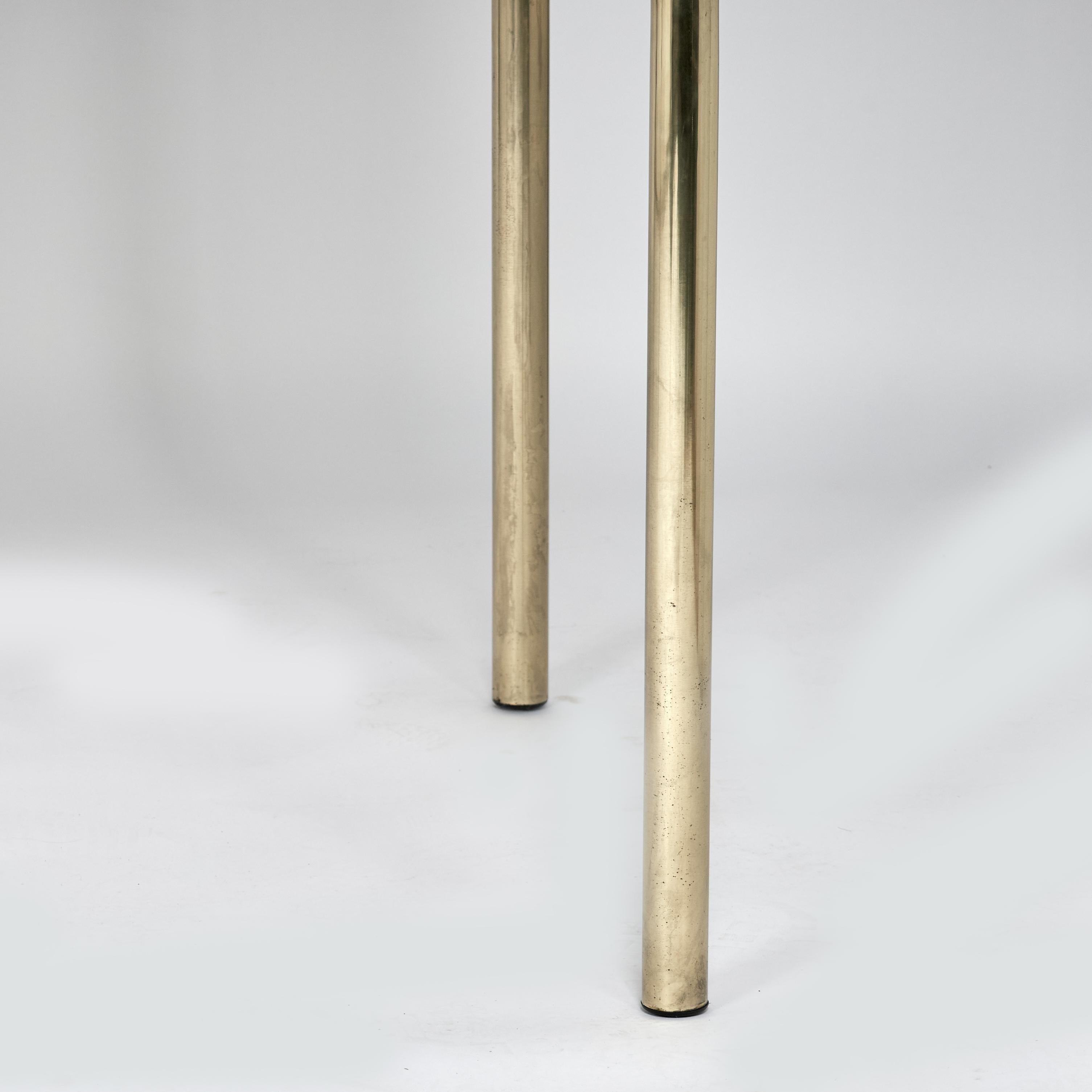 Escritorio estilo campaña Mastercraft Mid Century Brass Leather Top en venta 1