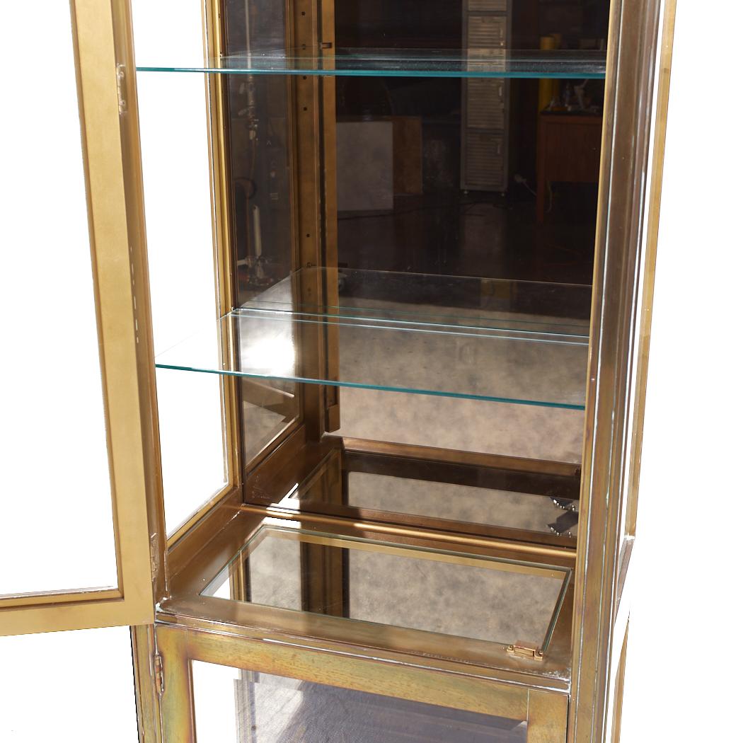 Mastercraft Mid Century Brass Vitrine Display Cabinets - Pair For Sale 3