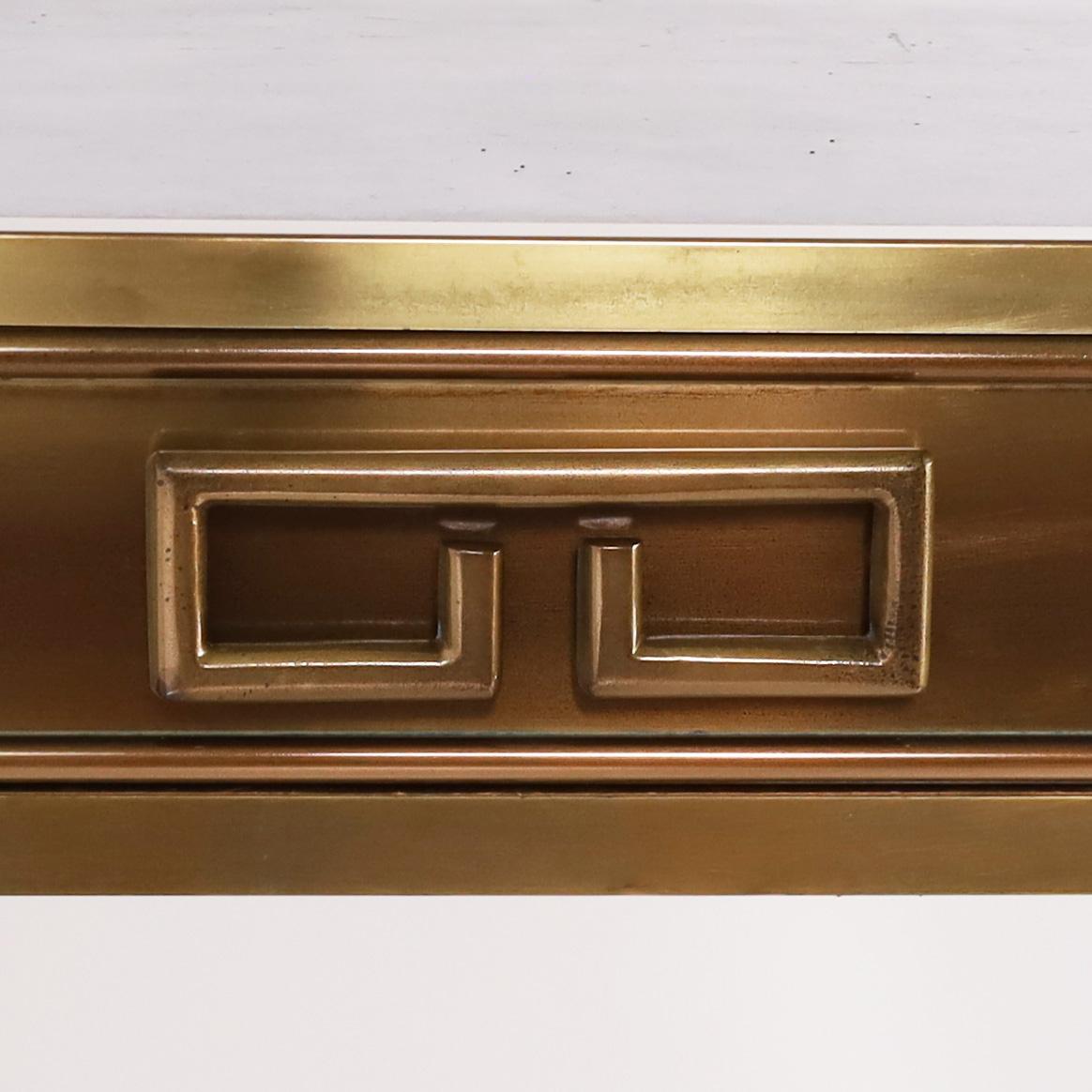 Mastercraft Bronzeschreibtisch aus der Mitte des Jahrhunderts (20. Jahrhundert) im Angebot