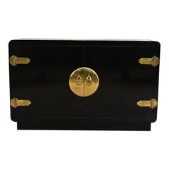 Meuble bar en laque noire Mastercraft Mid-Century Hollywood Regency, 1970