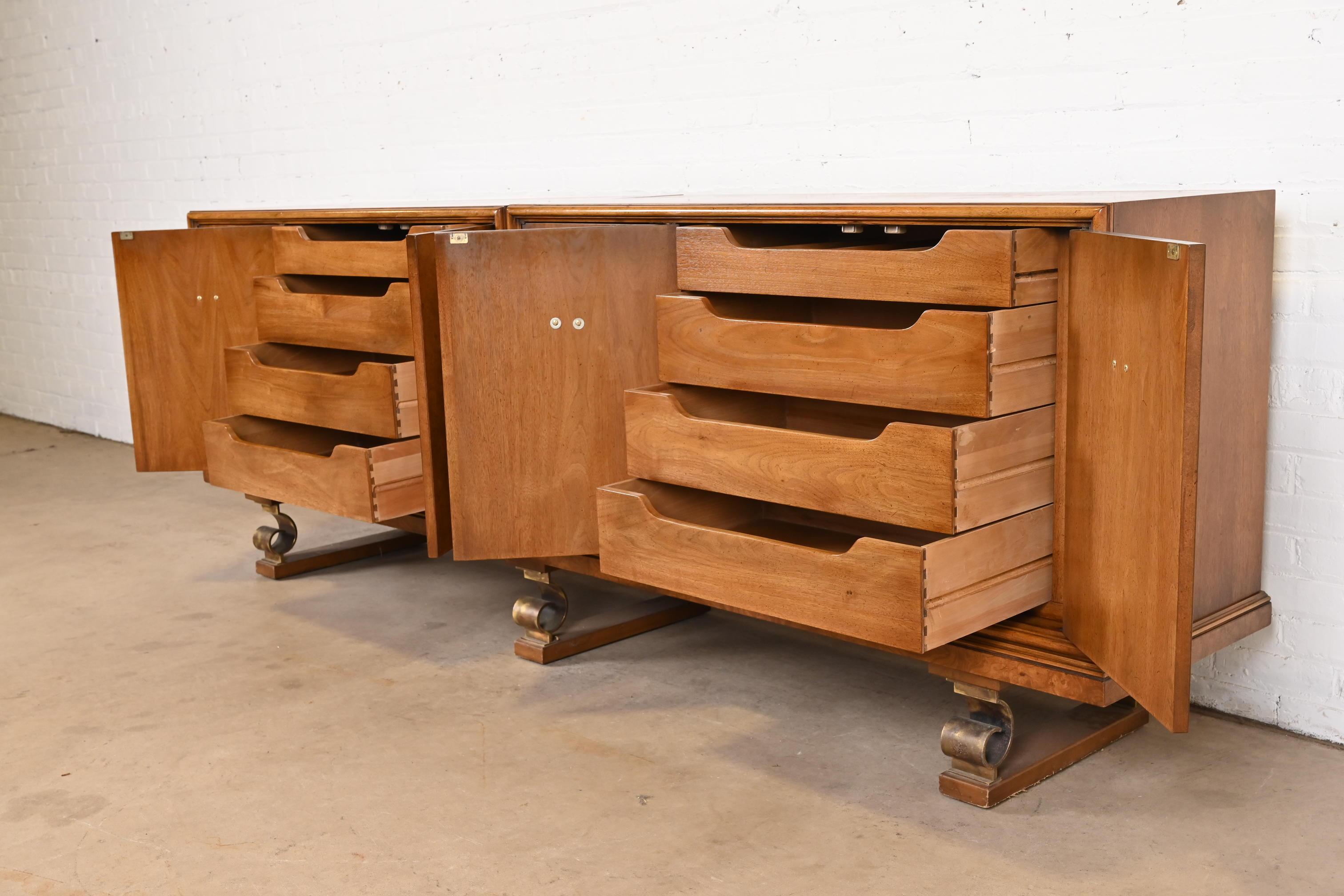 Mastercraft Mid-Century Hollywood Regency Burl Wood and Brass Sideboard, 1960s For Sale 5