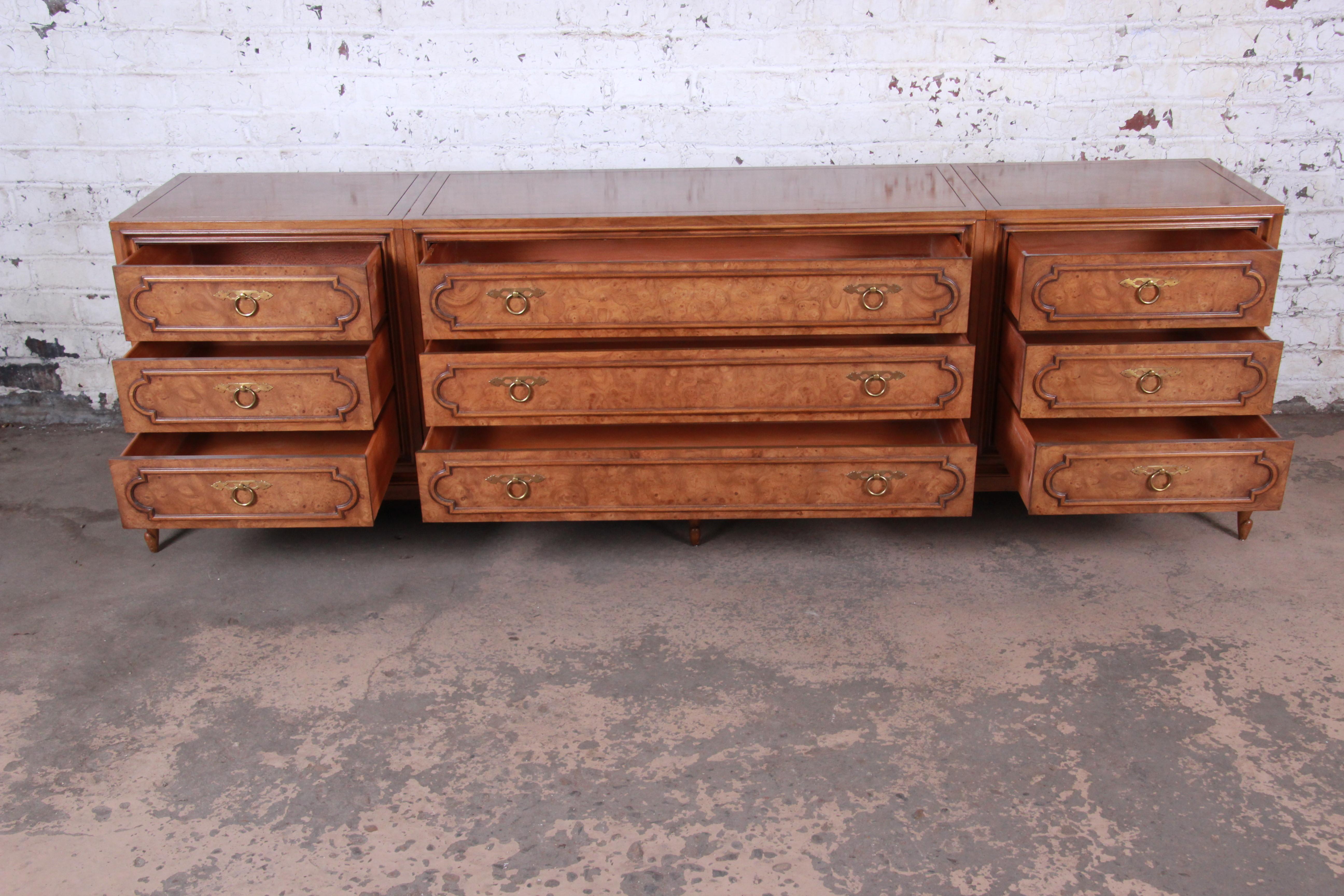 Mastercraft Midcentury Hollywood Regency Burl Wood Long Dresser or Credenza In Good Condition In South Bend, IN