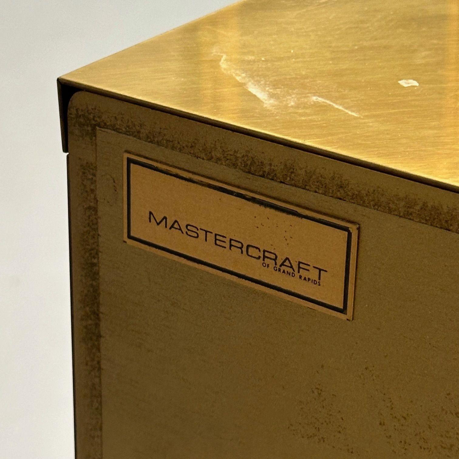 Fine XX secolo Mastercraft, Mobile moderno di metà secolo, motivo cinese, ottone, bronzo, anni '70 in vendita