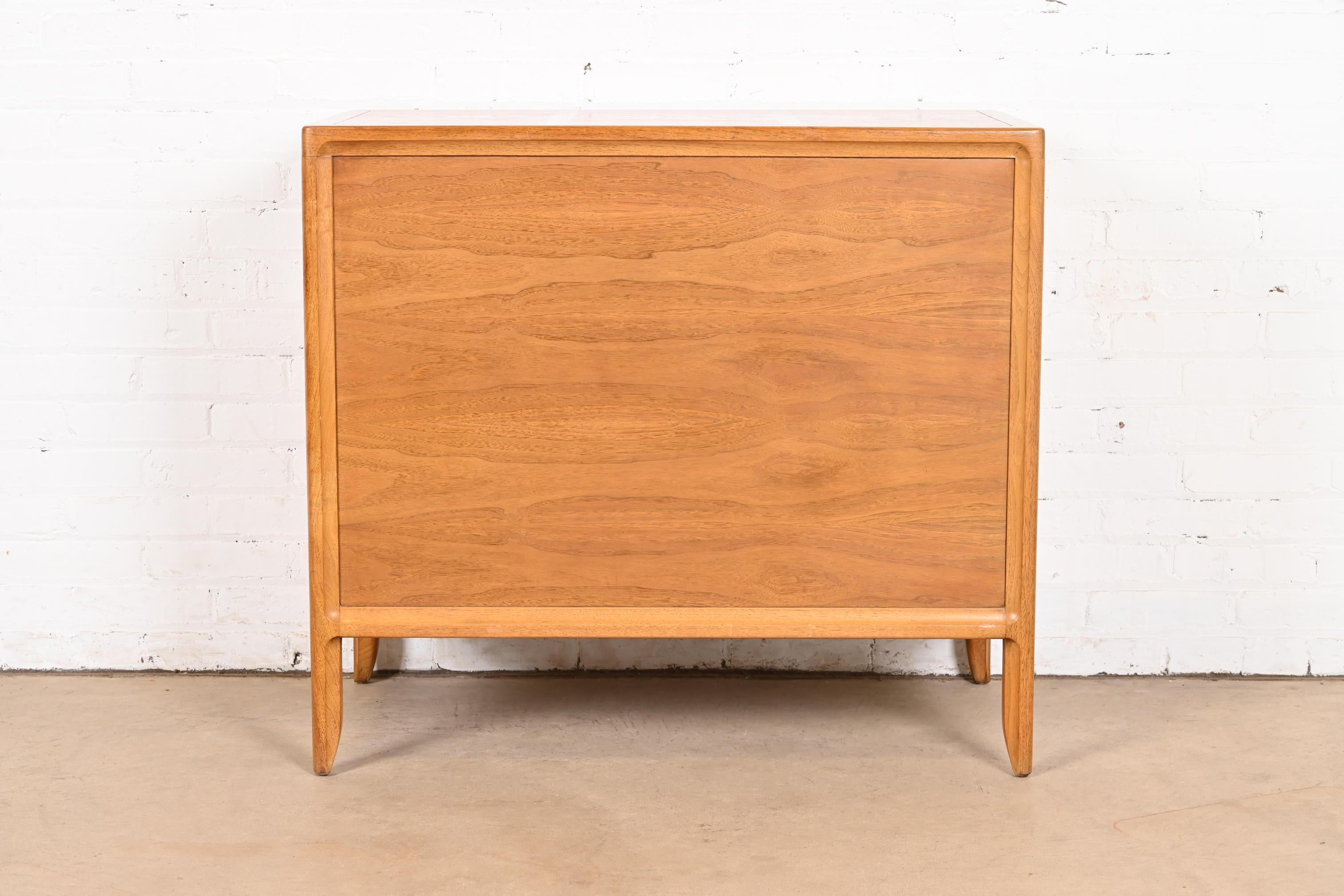Mastercraft Mid-Century Modern Walnut and Brass Cabinets or Bedside Chests, Pair For Sale 6