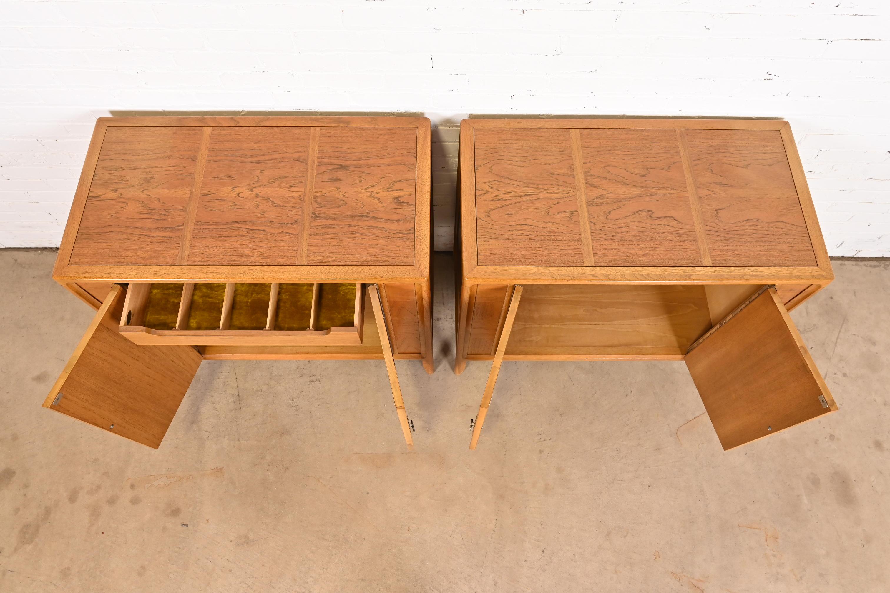 Mastercraft Mid-Century Modern Walnut and Brass Cabinets or Bedside Chests, Pair For Sale 3