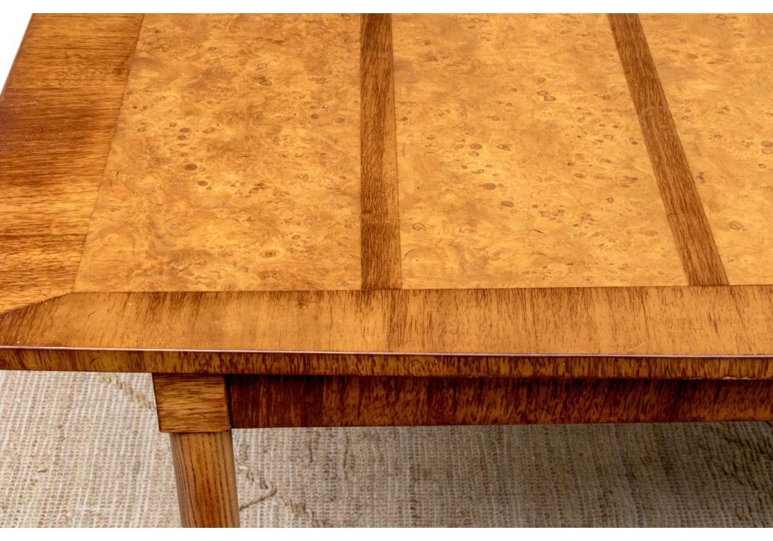 Mastercraft Originals Inc. Table de salle à manger moderne en incrustation de loupe du milieu du siècle dernier Abîmé - En vente à Bridgeport, CT