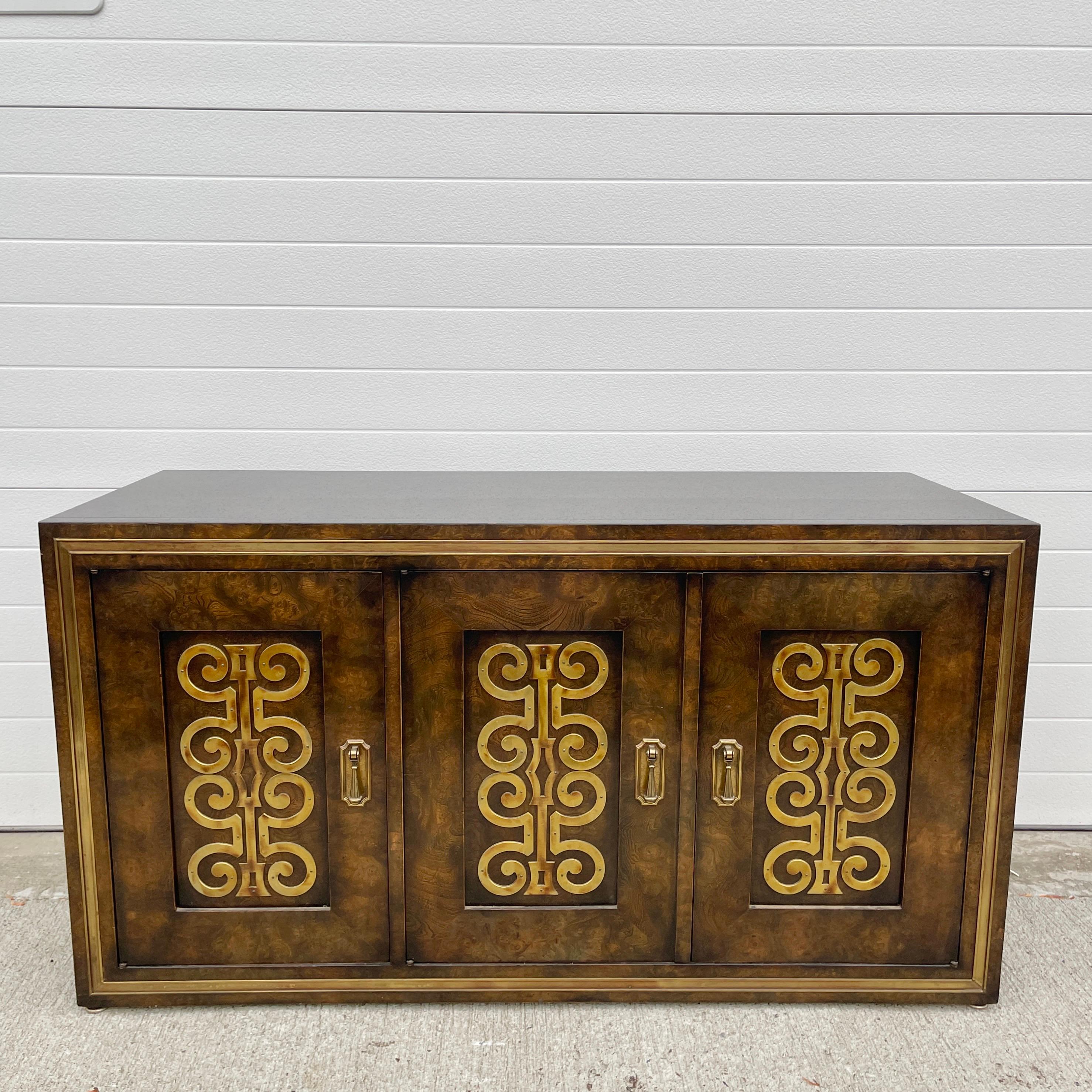 American Mastercraft Sideboard in Brass Decorated Burled Elm For Sale