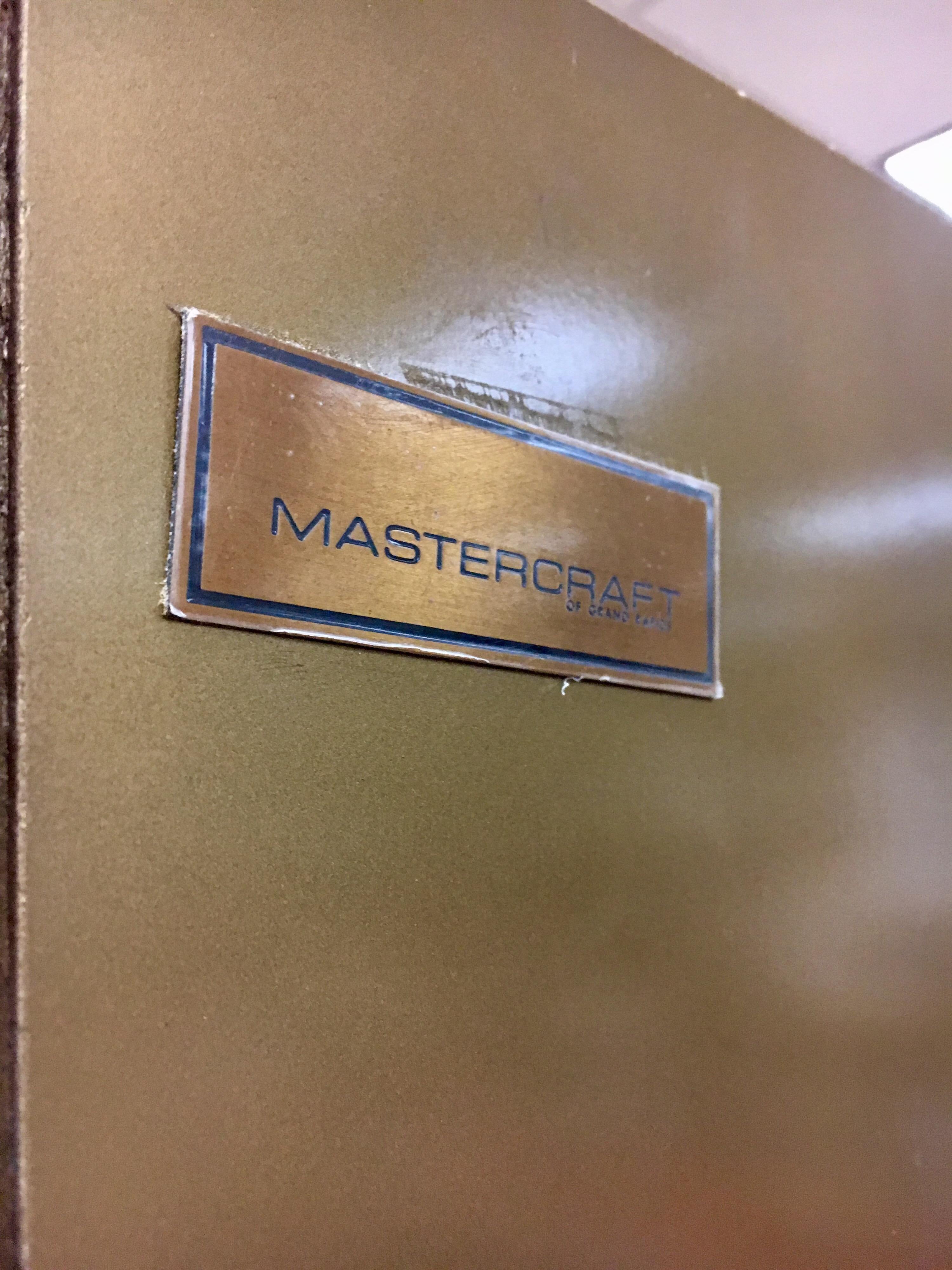 Mastercraft Signed Midcentury Illuminated Vitrine Display Cabinet Brass & Glass 9