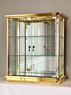 Mastercraft Style Brass and Glass Mirror Back and Base Tabletop Display Cabinet