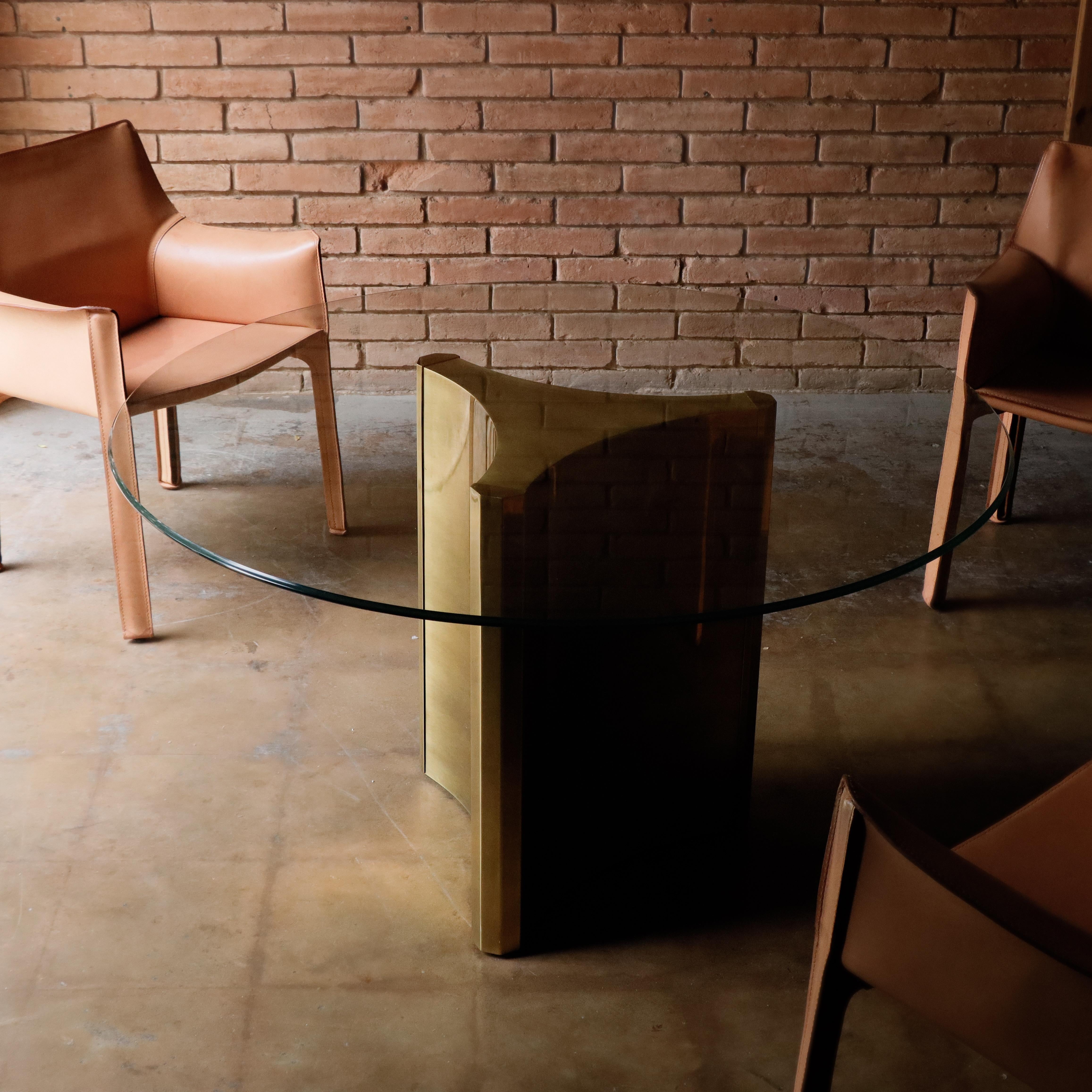 Table de salle à manger à piédestal en laiton 'Trilobi' de Mastercraft, 1970 en vente 5