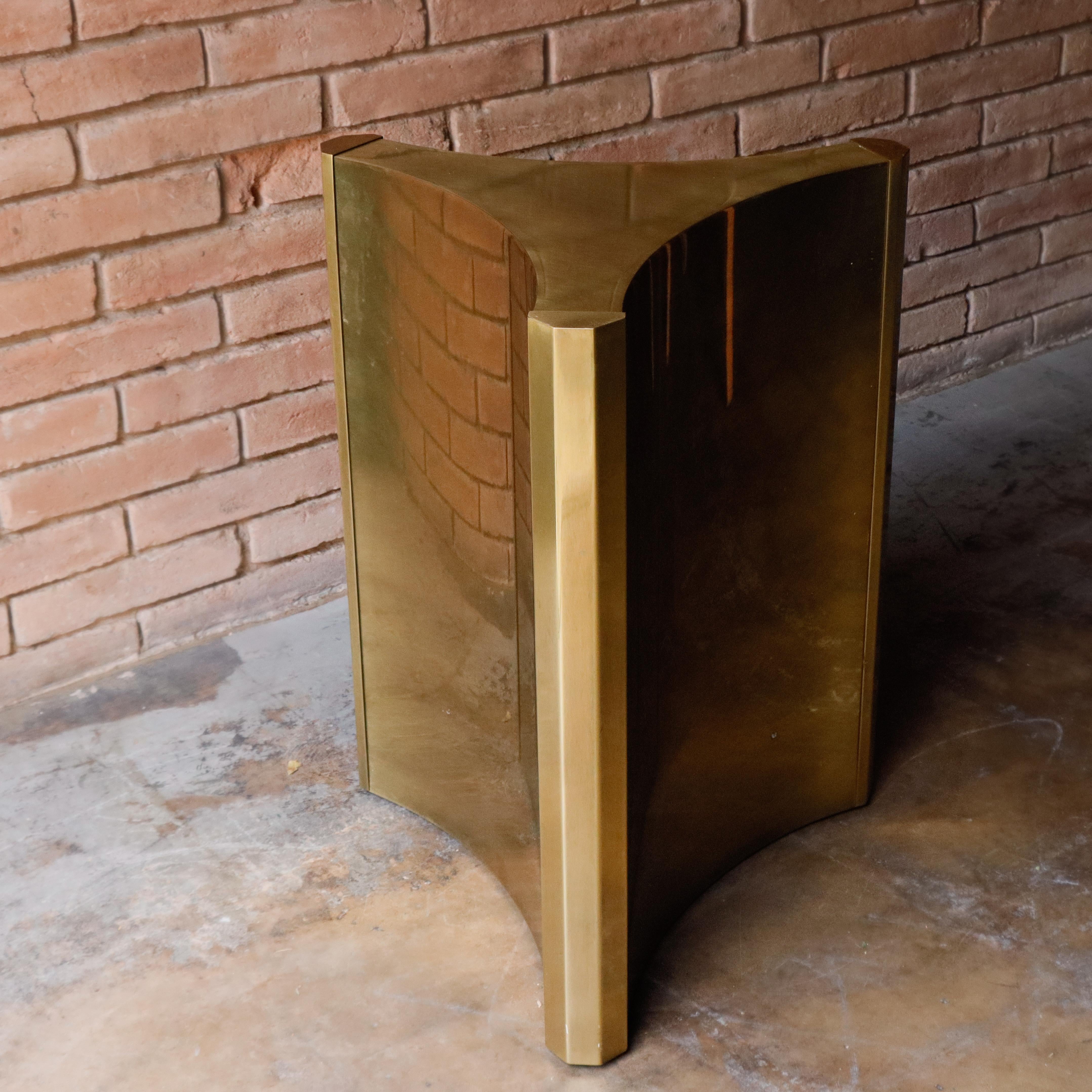 Table de salle à manger à piédestal en laiton 'Trilobi' de Mastercraft, 1970 Bon état - En vente à Round Rock, TX