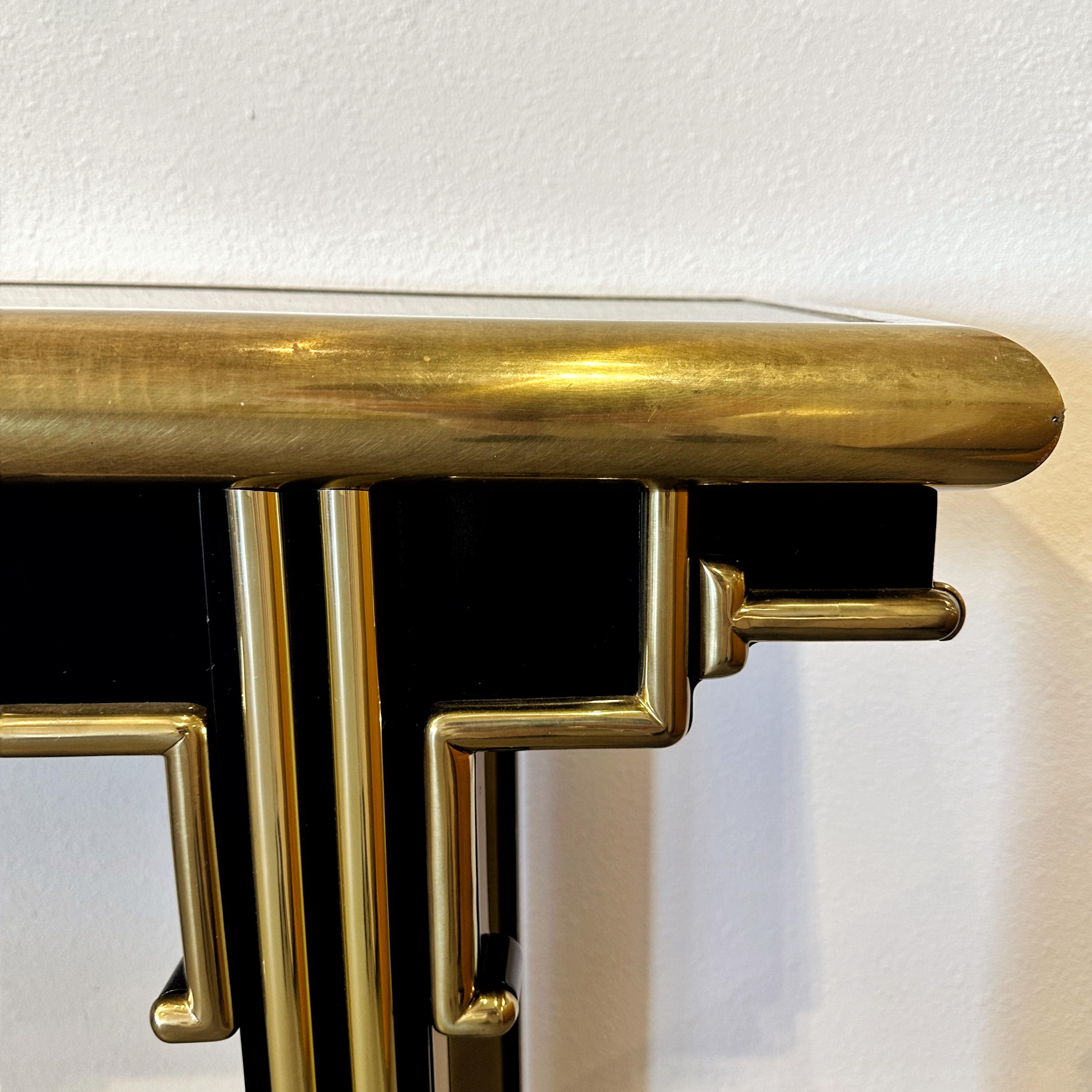 Mastercraft USA Elegante Konsole aus schwarzem Lack und Messing, ca. 1970er Jahre im Angebot 2