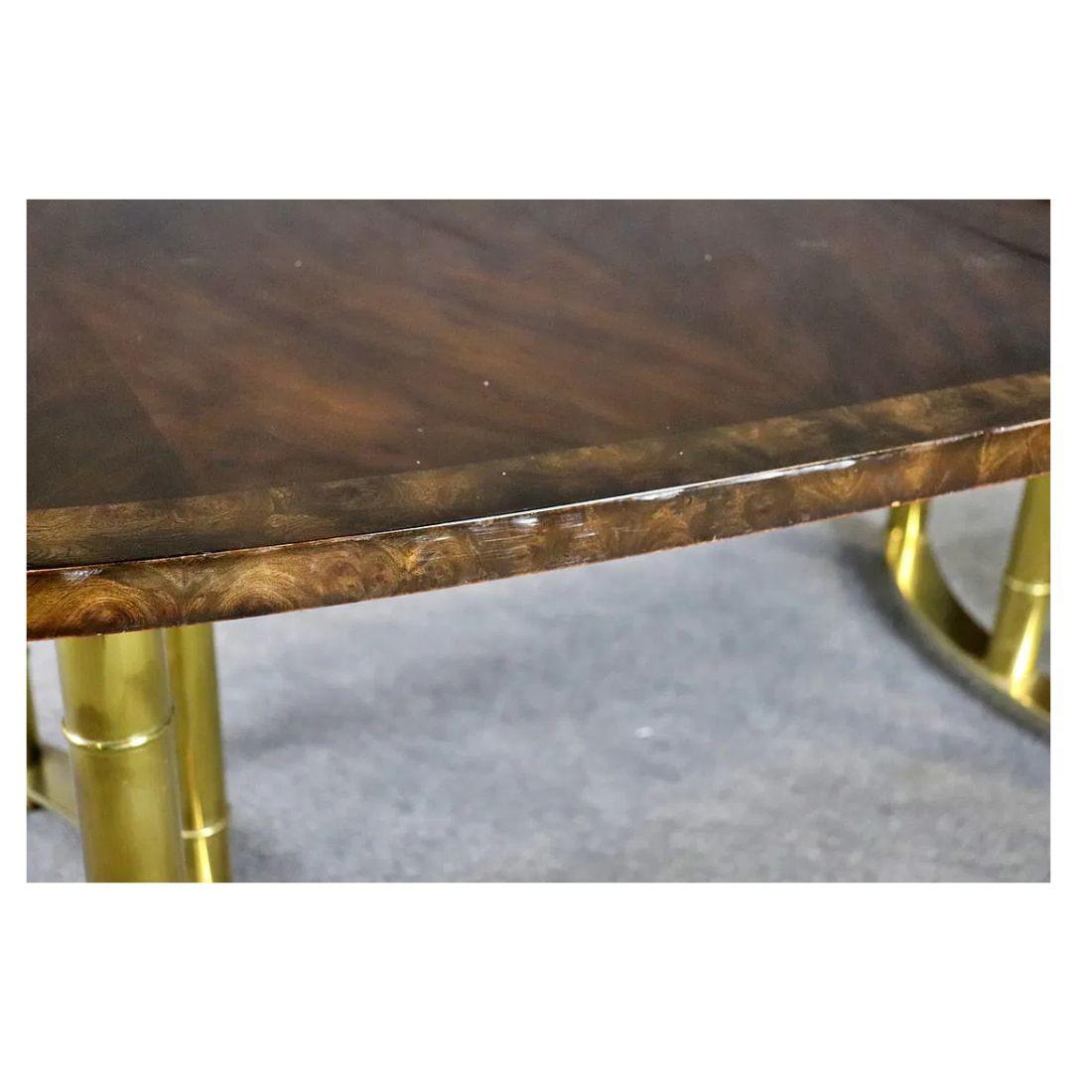 Table de salle à manger Mastercraft en noyer avec pieds en bambou cuivré Bon état - En vente à Locust Valley, NY
