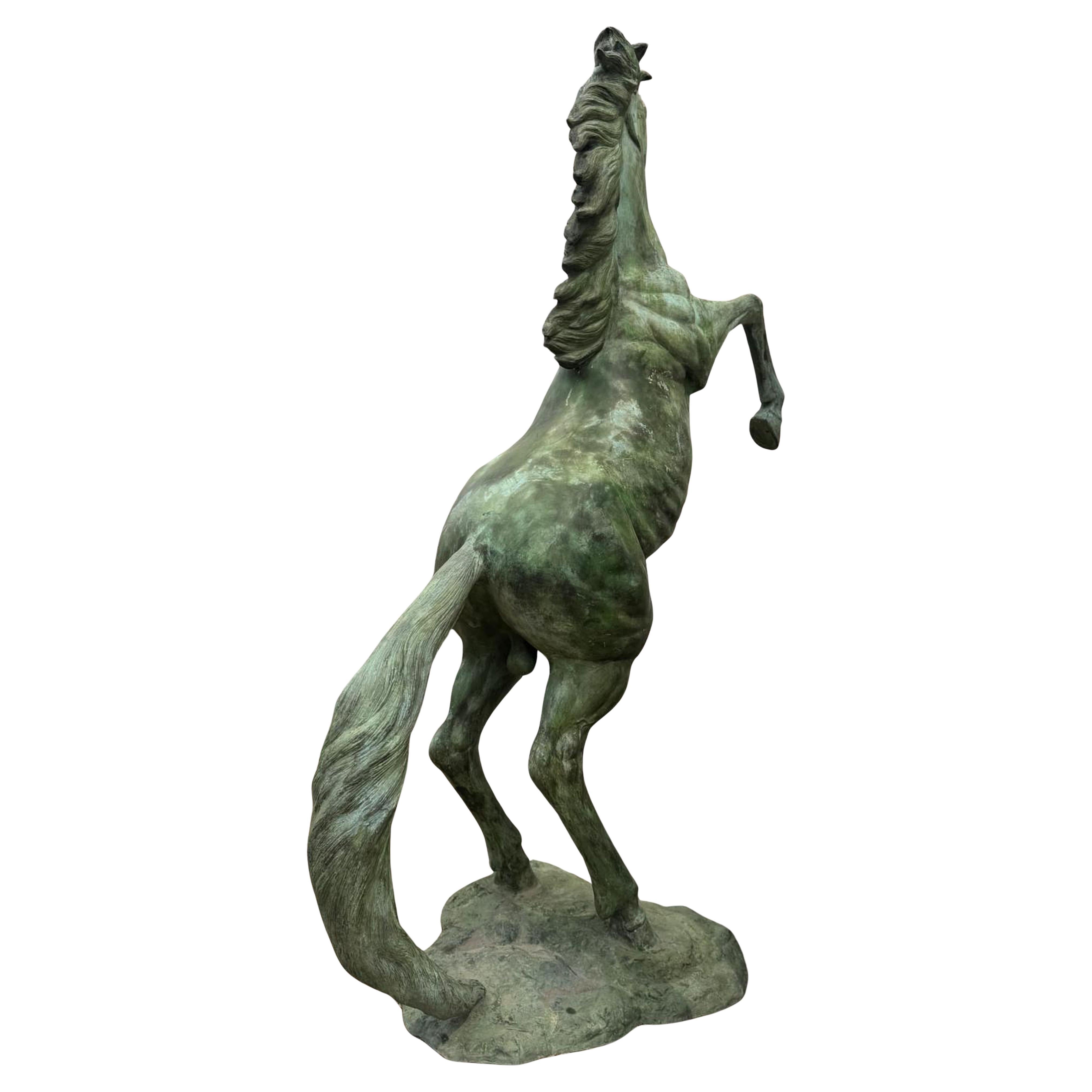 Meisterhaftes italienisches Pferd in Bronze 20. Jahrhundert H: 310cm (Italienisch) im Angebot