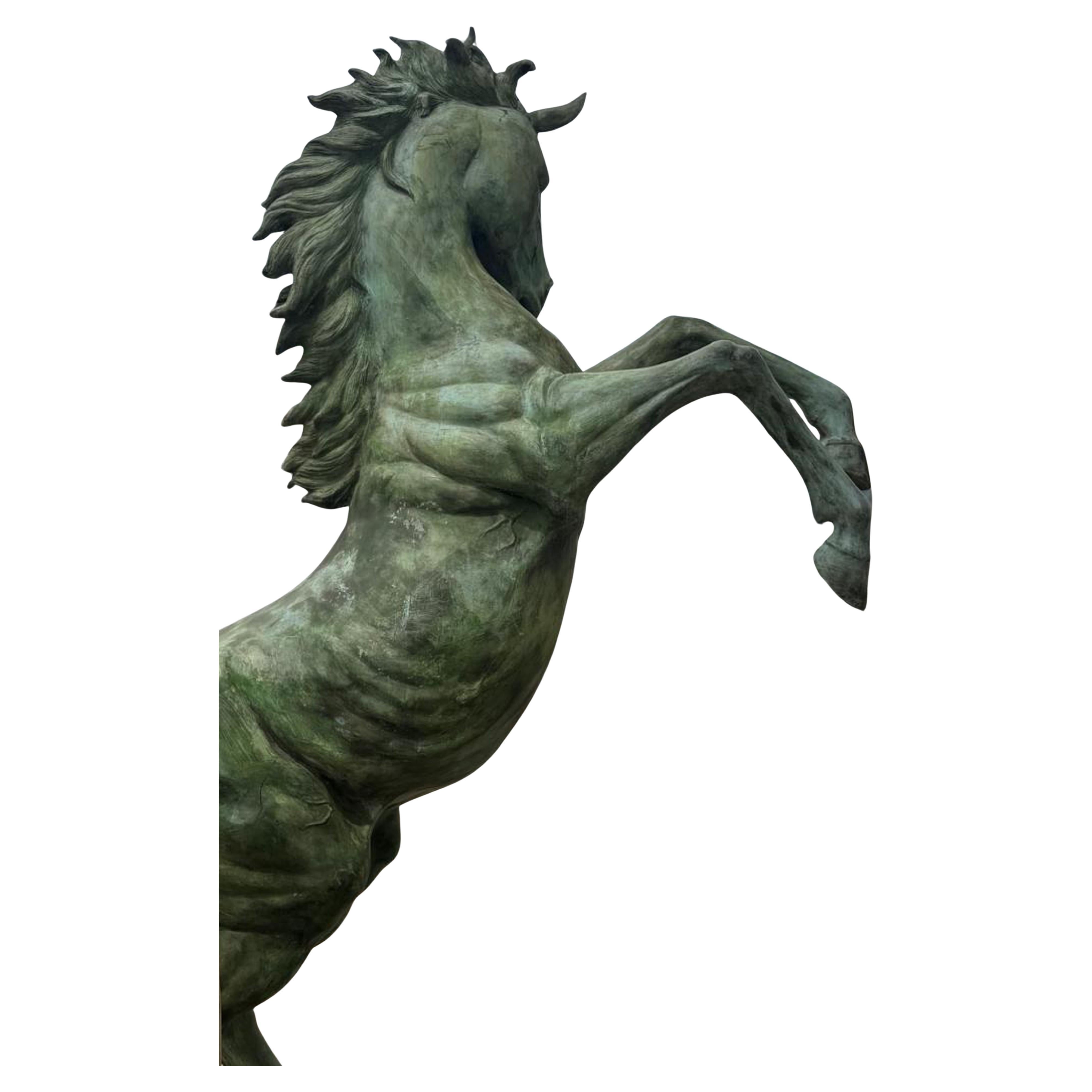Meisterhaftes italienisches Pferd in Bronze 20. Jahrhundert H: 310cm (Handgeschnitzt) im Angebot