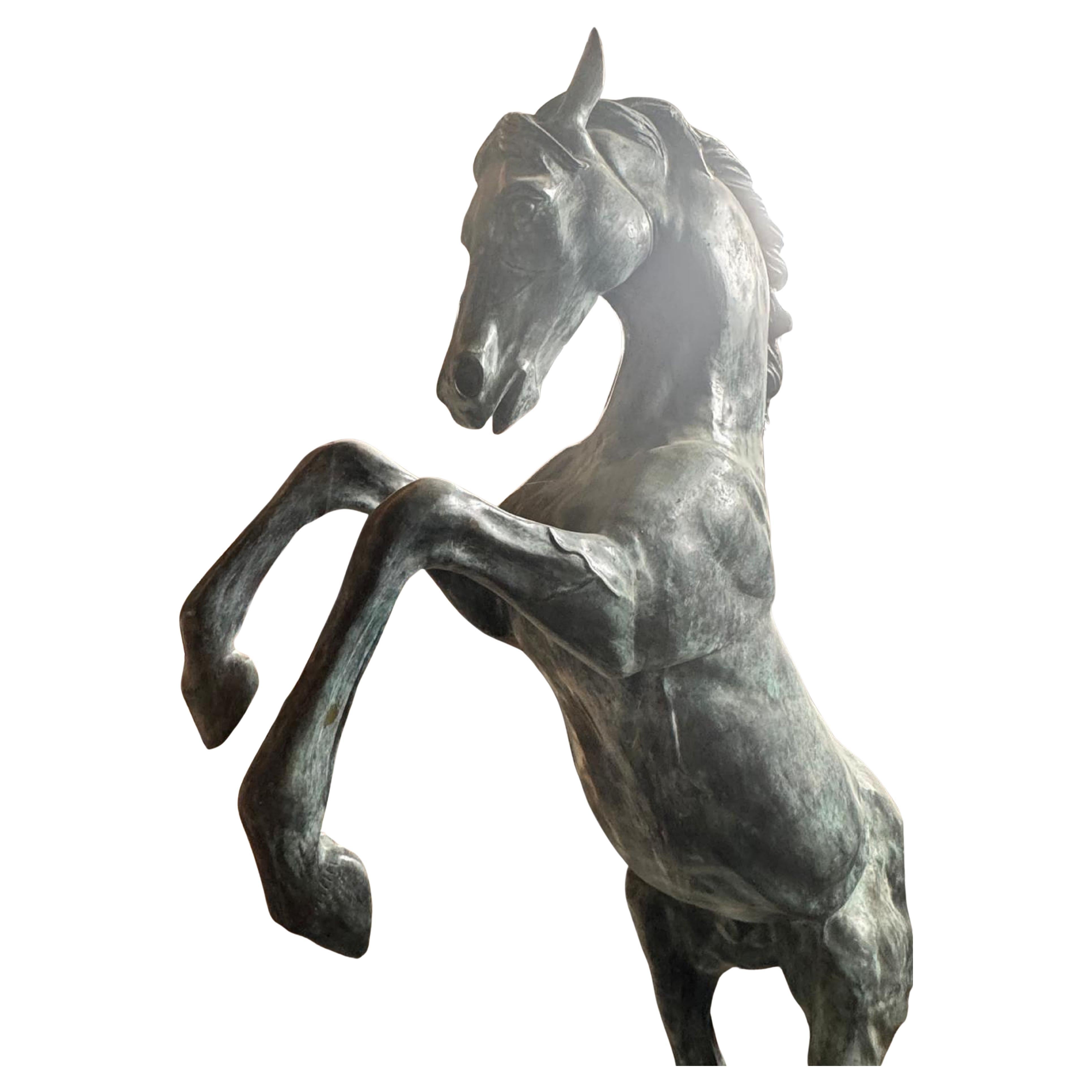 Meisterhaftes Paar italienischer Pferde in Bronze 20. Jahrhundert H: 260cm im Angebot 3