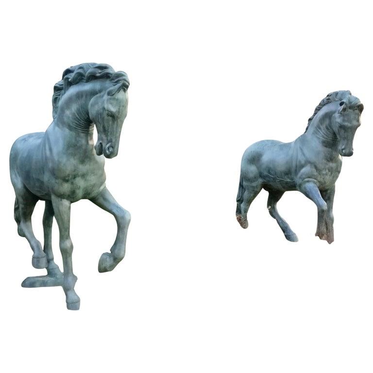 Moderne Magnifique paire de chevaux italiens en bronze Début du 20e siècle 1:1 en vente