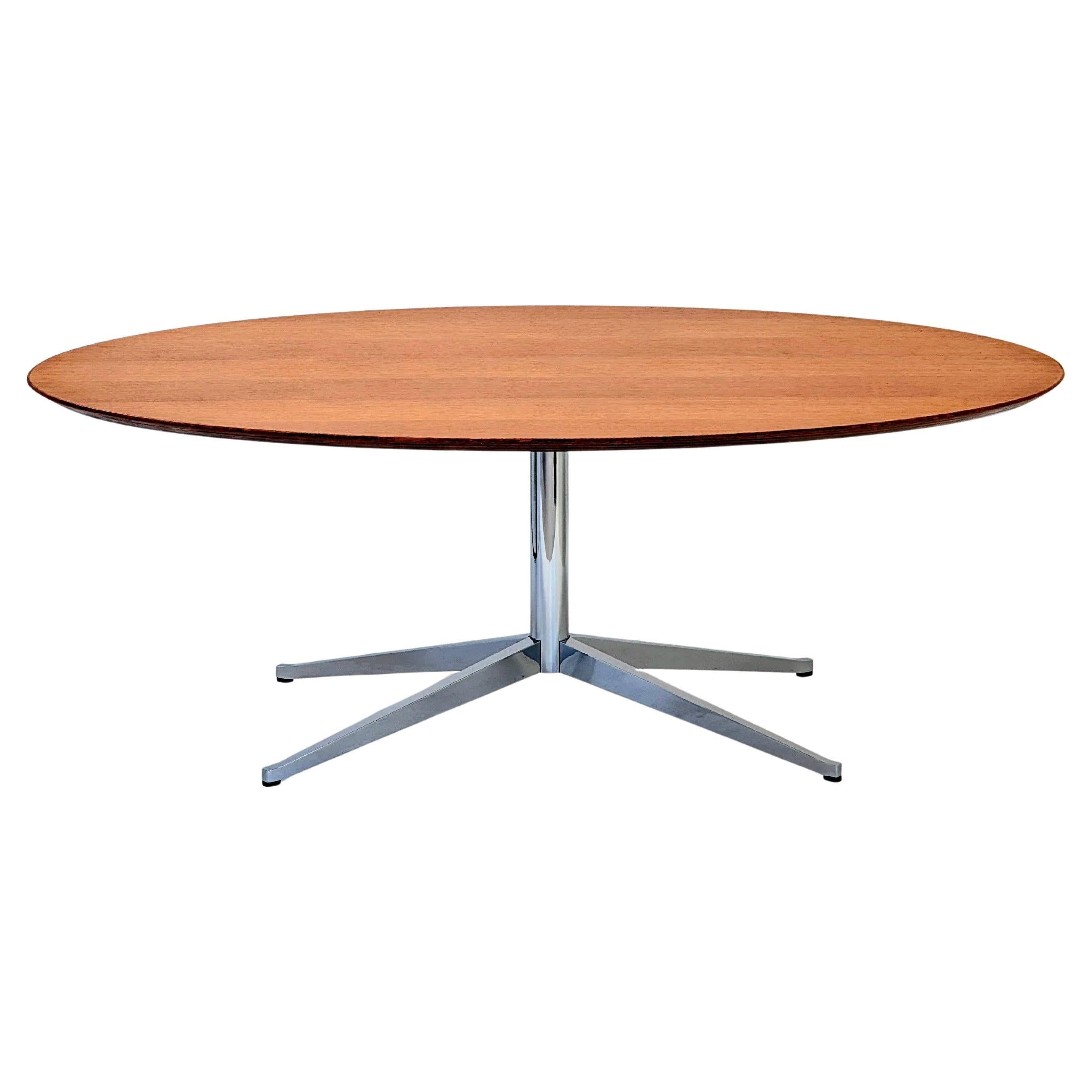 Masterfully Restored Florence Knoll 1960s Model 2480 Oval Table Desk in Rare Oak im Angebot