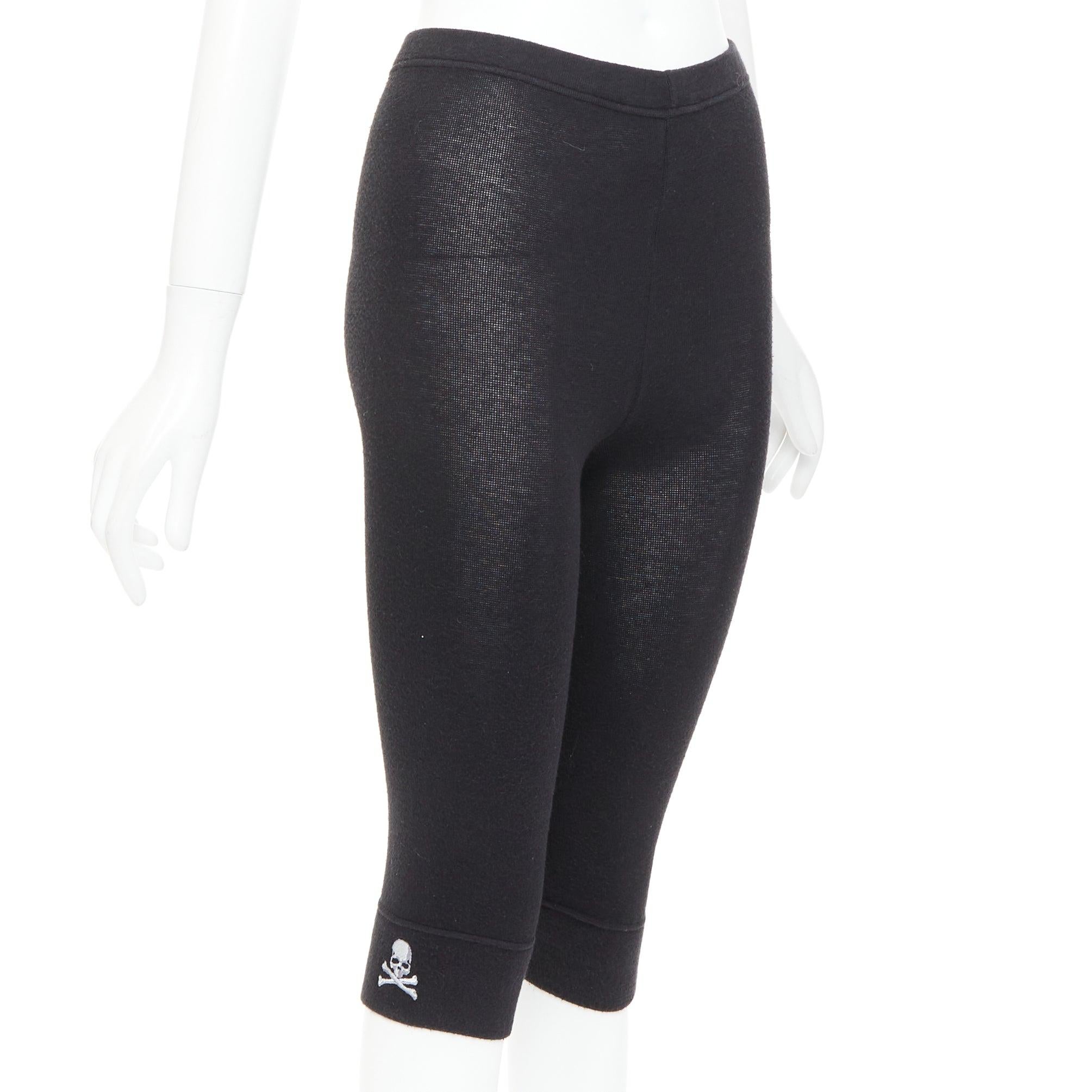 MASTERMIND JAPAN - Leggings con teschio ricamato in maglia nera e grigia IT38 XS
Riferimento: NKLL/A00598
Marchio: MASTERMIND JAPAN
Materiale: Sembra lana
Colore: Nero, Bianco
Modello: Tinta unita
Chiusura: elastica
Dettagli extra: Teschio ricamato