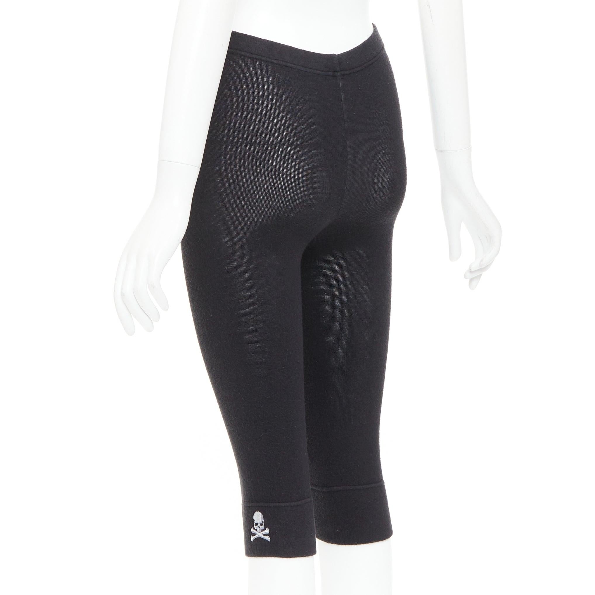 MASTERMIND JAPAN - Leggings con teschio ricamato in maglia nera e grigia IT38 XS in vendita 1