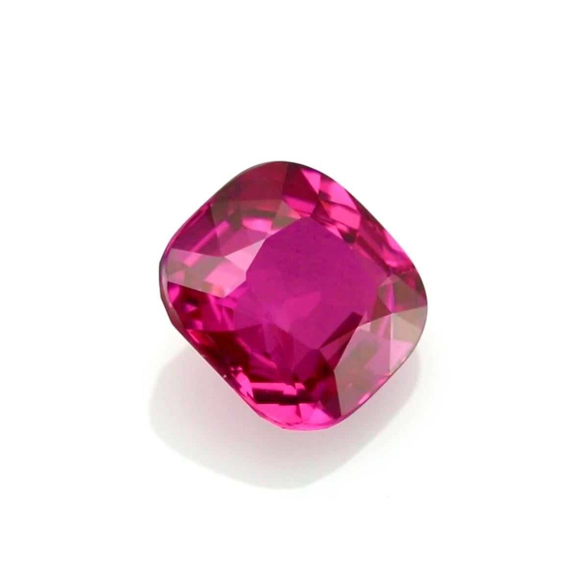  **Description du produit : Saphir rose vif - 4,16 ct**

Découvrez la beauté époustouflante de notre saphir rose vif exquis de 4,16 ct, un véritable trésor de pierres précieuses qui séduit par sa teinte rayonnante et sa clarté exceptionnelle. Ce