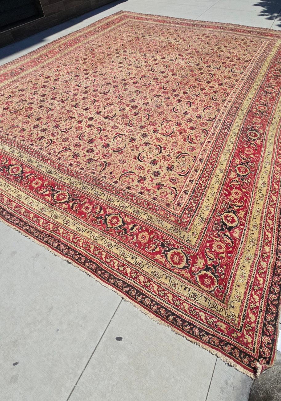 Obra maestra Alfombra Agra rojo rubí Circa 1900s en Excelente estado para la venta en Los Angeles, CA