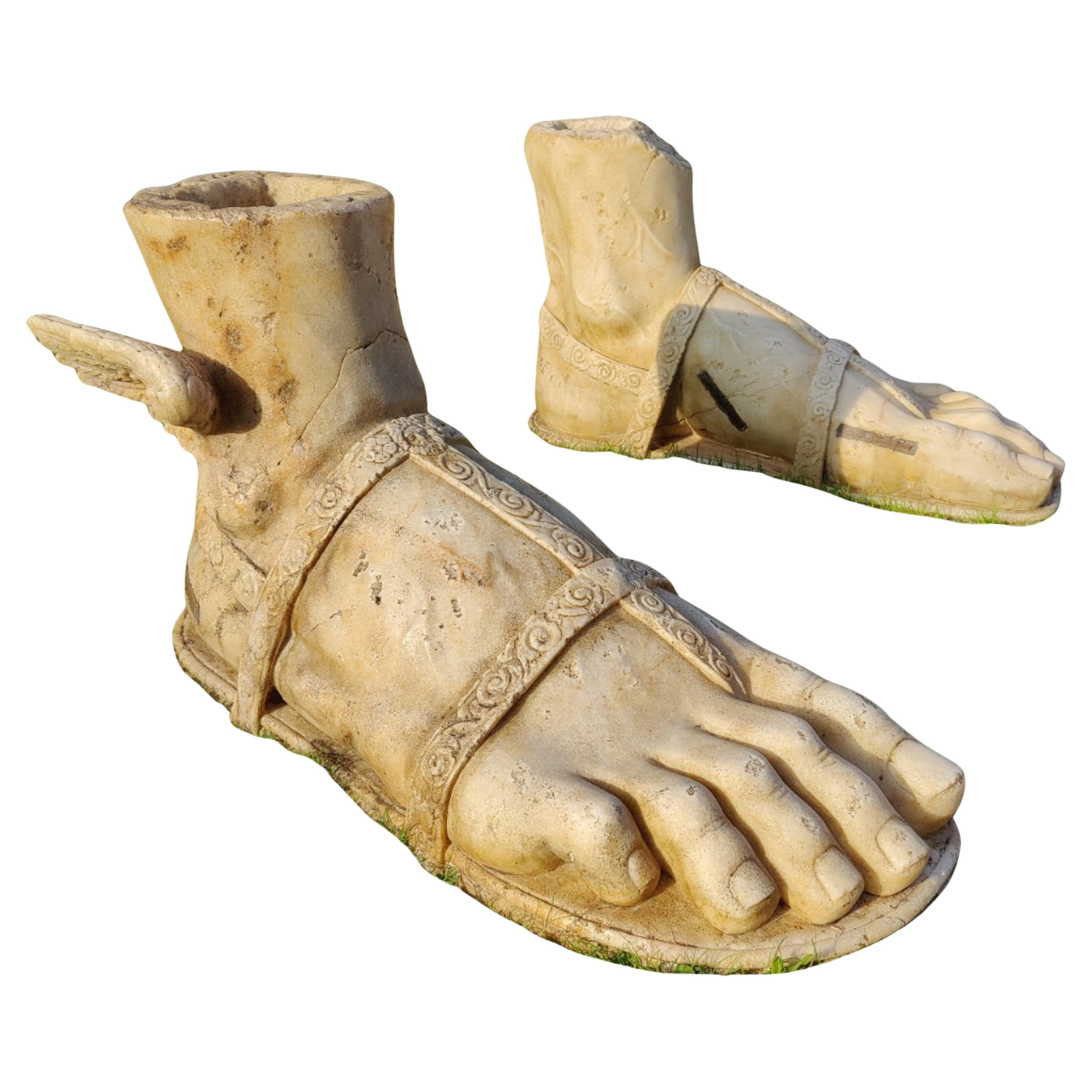Masterpiece and Museum Pair of Italian Feet of "Mercury" 17th Century For Sale