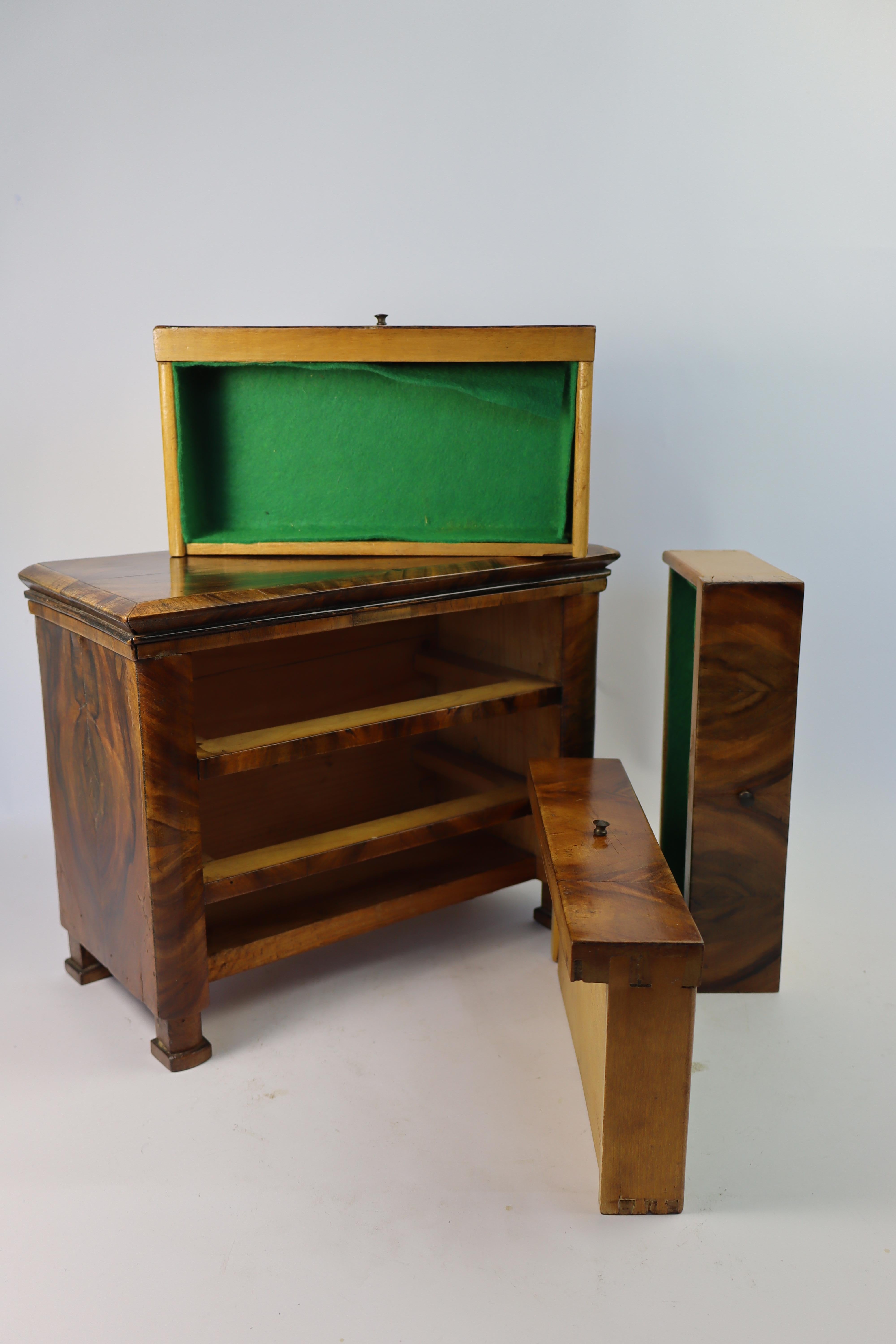 Pièce de maîtrise, commode Louis Philippe en noyer en vente 2