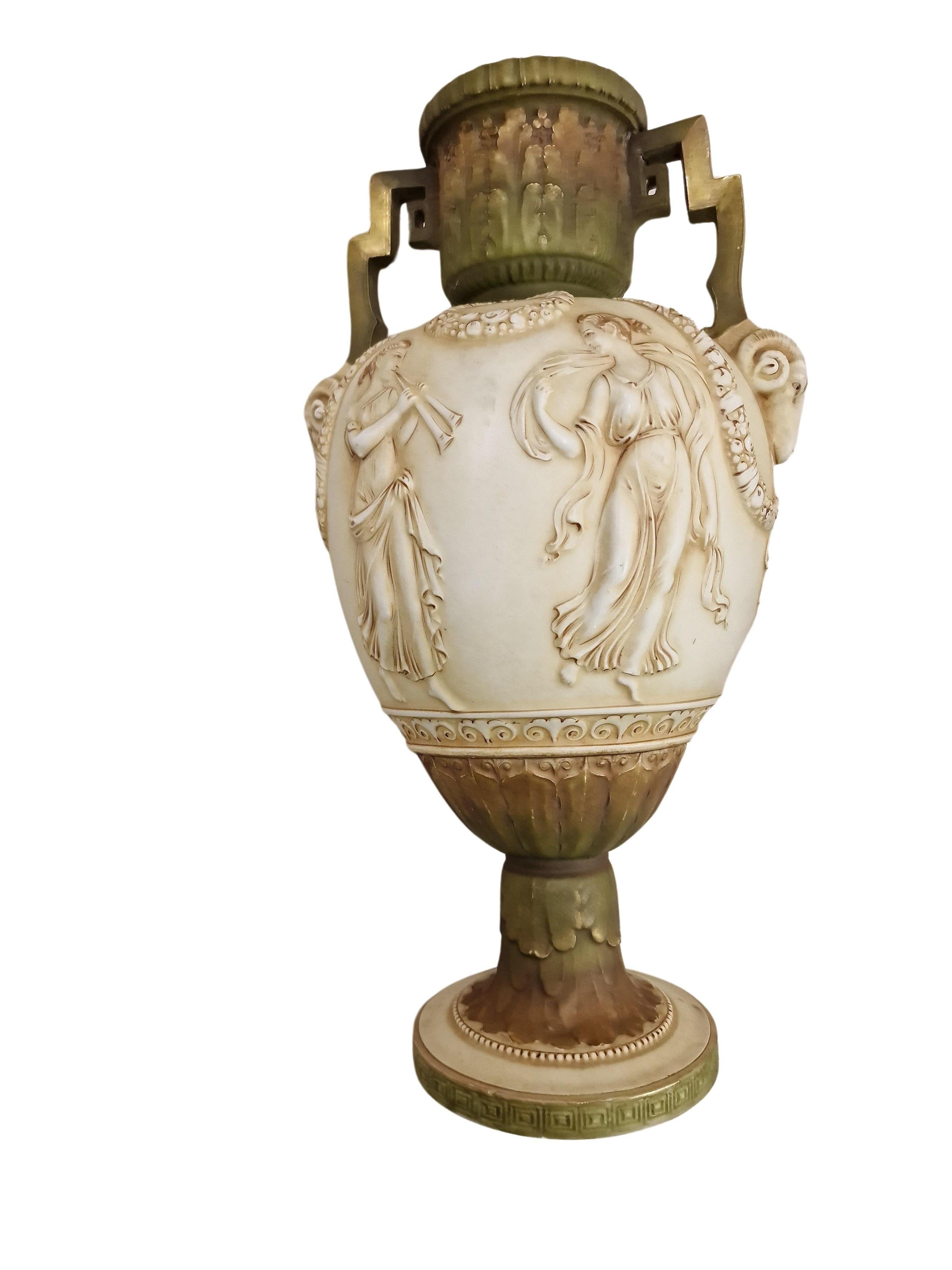 Masterpiece, rare vase, amphore, Ernst Wahliss, 1900 Art Nouveau, Vienna Austria For Sale 1