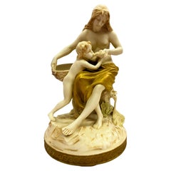 Masterpiece sculpture, Mother´s love, Ernst Wahliss Royal Vienna, 1900, Austria