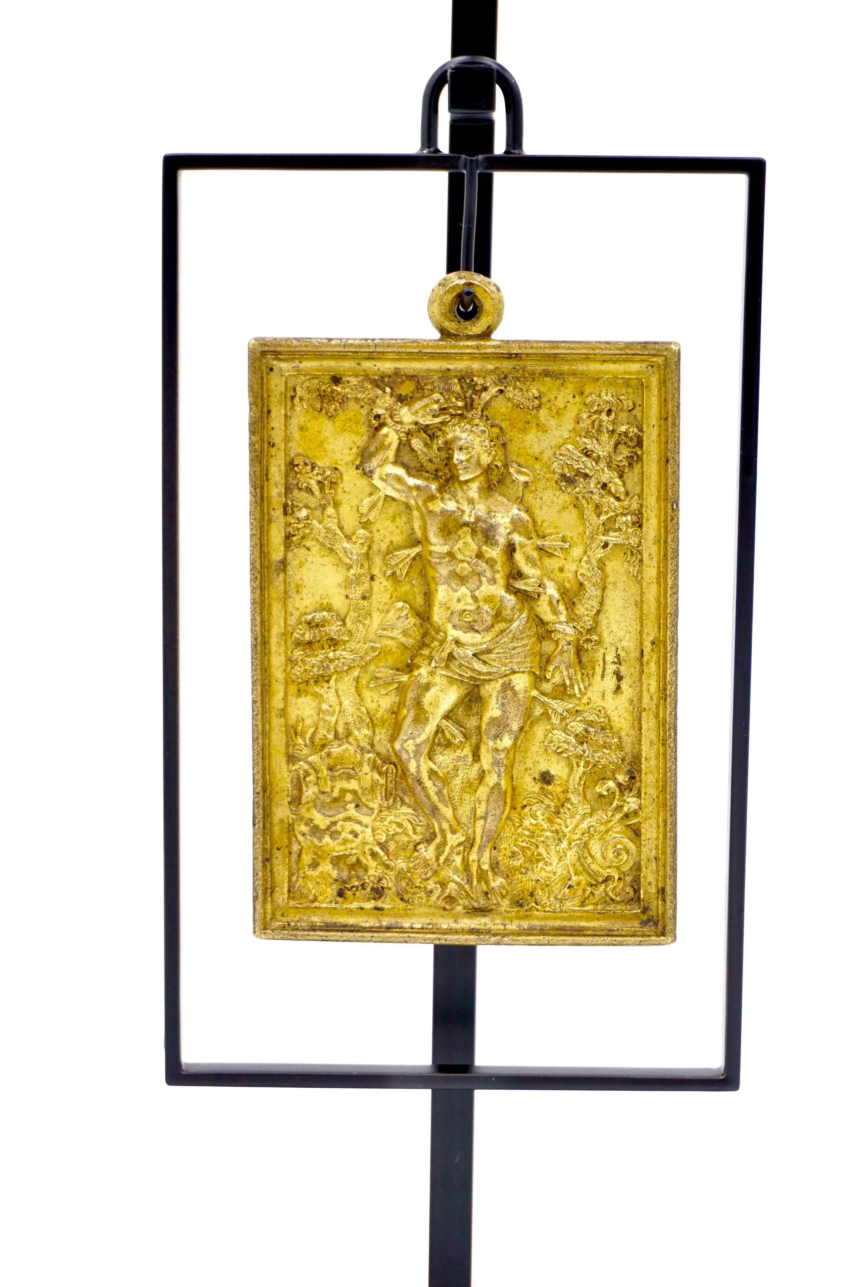 Moderne Lampe de bureau « Masterpieces of Light » en laiton avec plaque en bronze de S. Sebastiano XVII en vente
