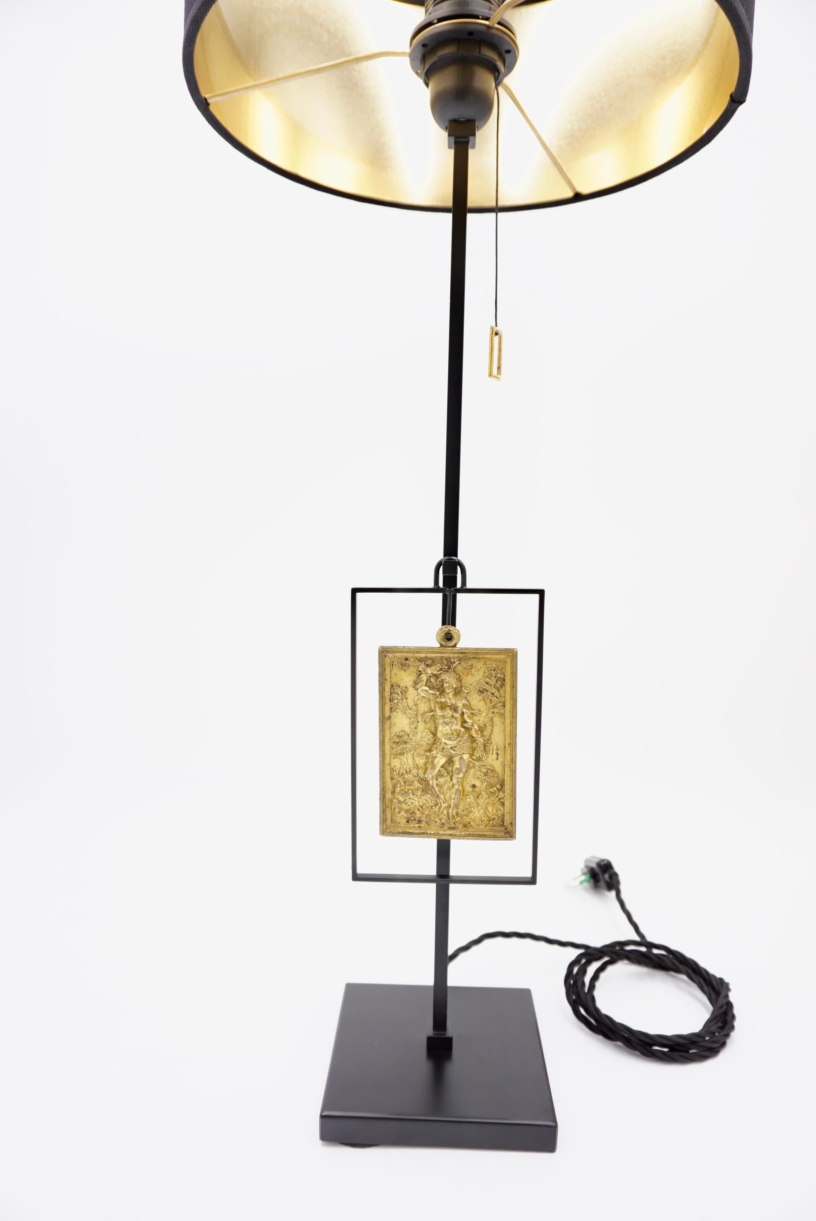 Lampe de bureau « Masterpieces of Light » en laiton avec plaque en bronze de S. Sebastiano XVII en vente 2