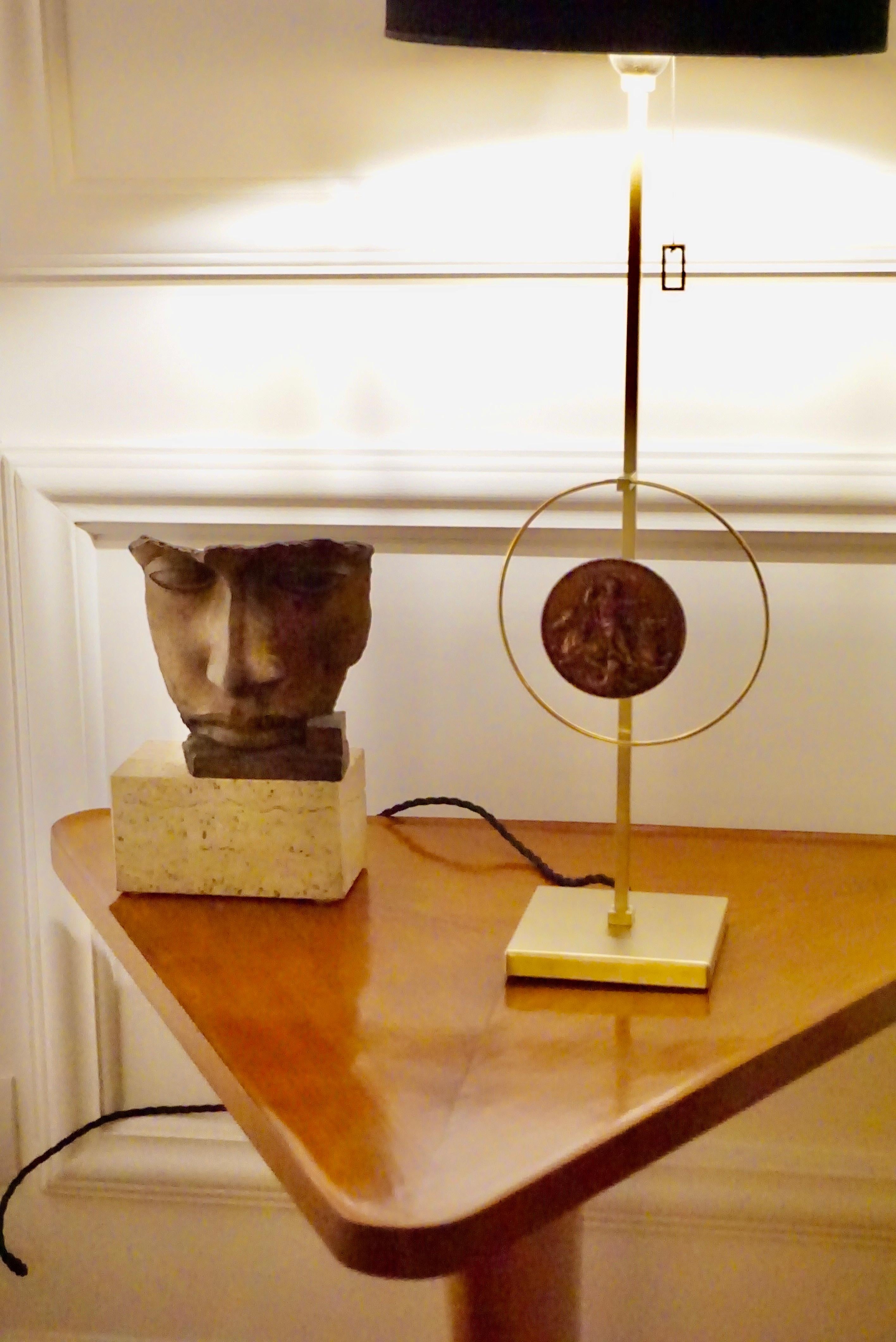 Lampe de table en laiton « Masterpieces of Light » avec sculpture en cuivre de Van Vianen XVII en vente 13