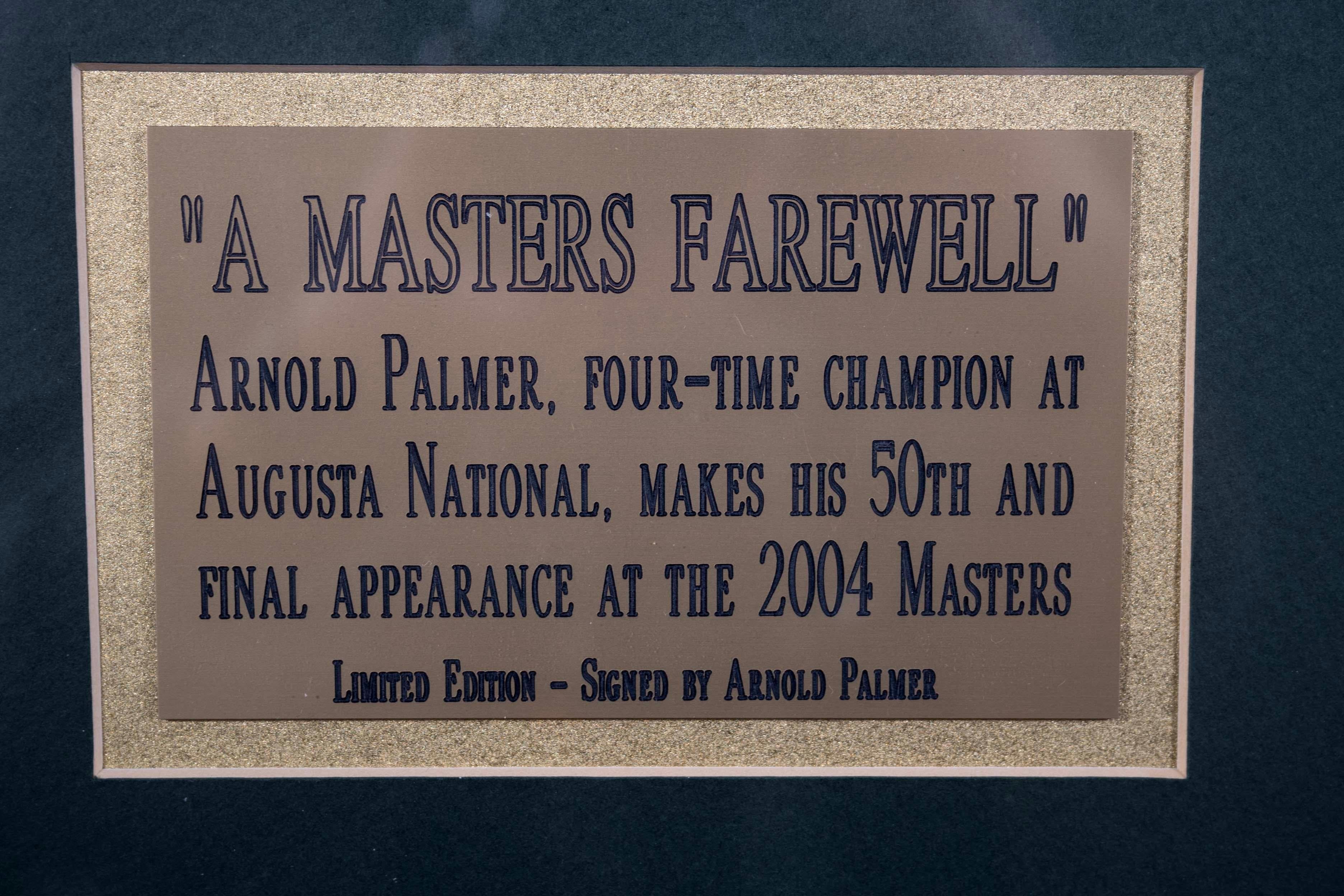Photographie, drapeau et épingle signées Arnold Palmer, Masters 2004 dans un cadre pour souvenirs en vente 2