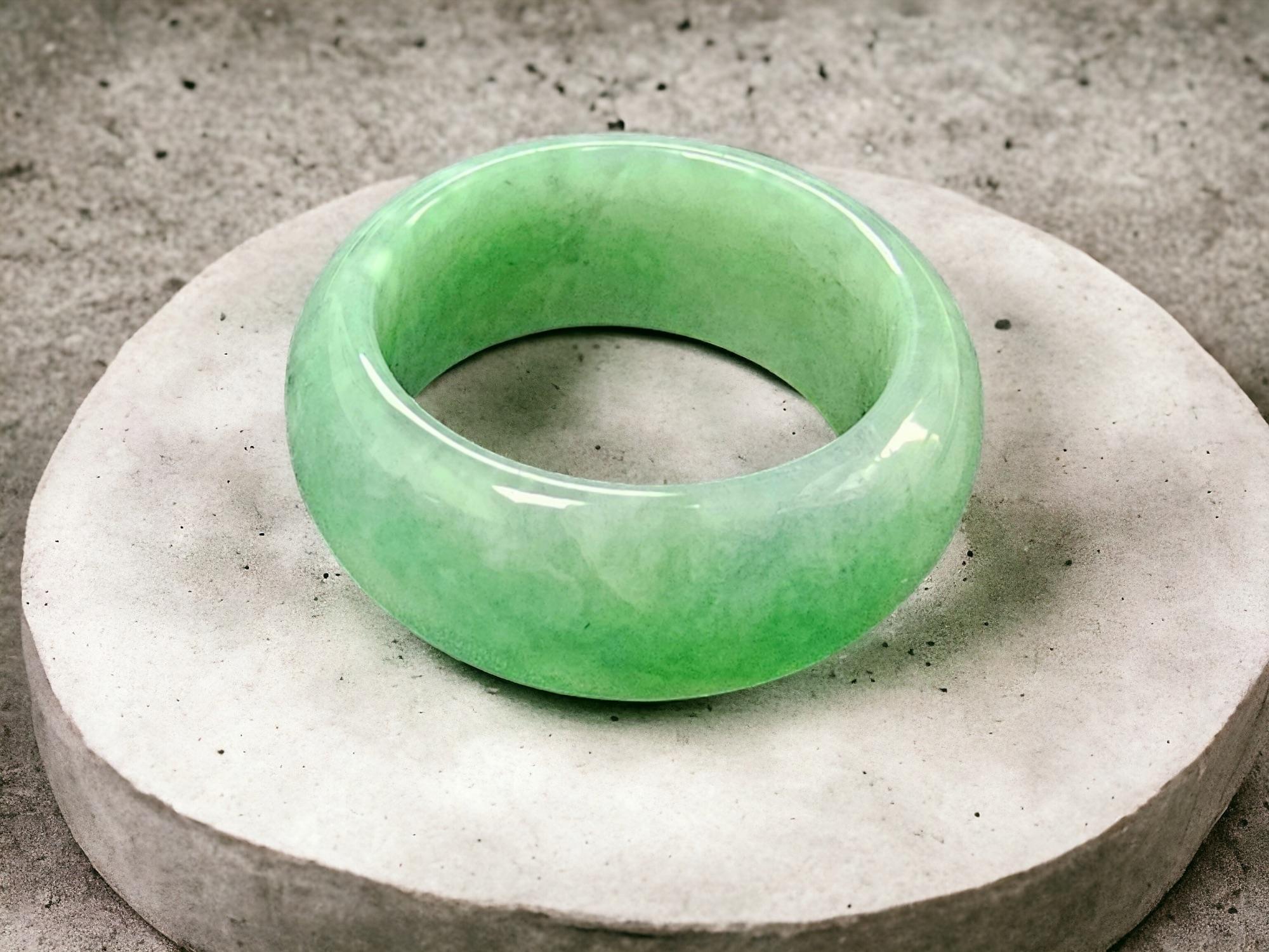 Cabochon Masters Burmese A-Jadeite Certified Infinity Band Ring (Unisex)- Cocktail Ring For Sale