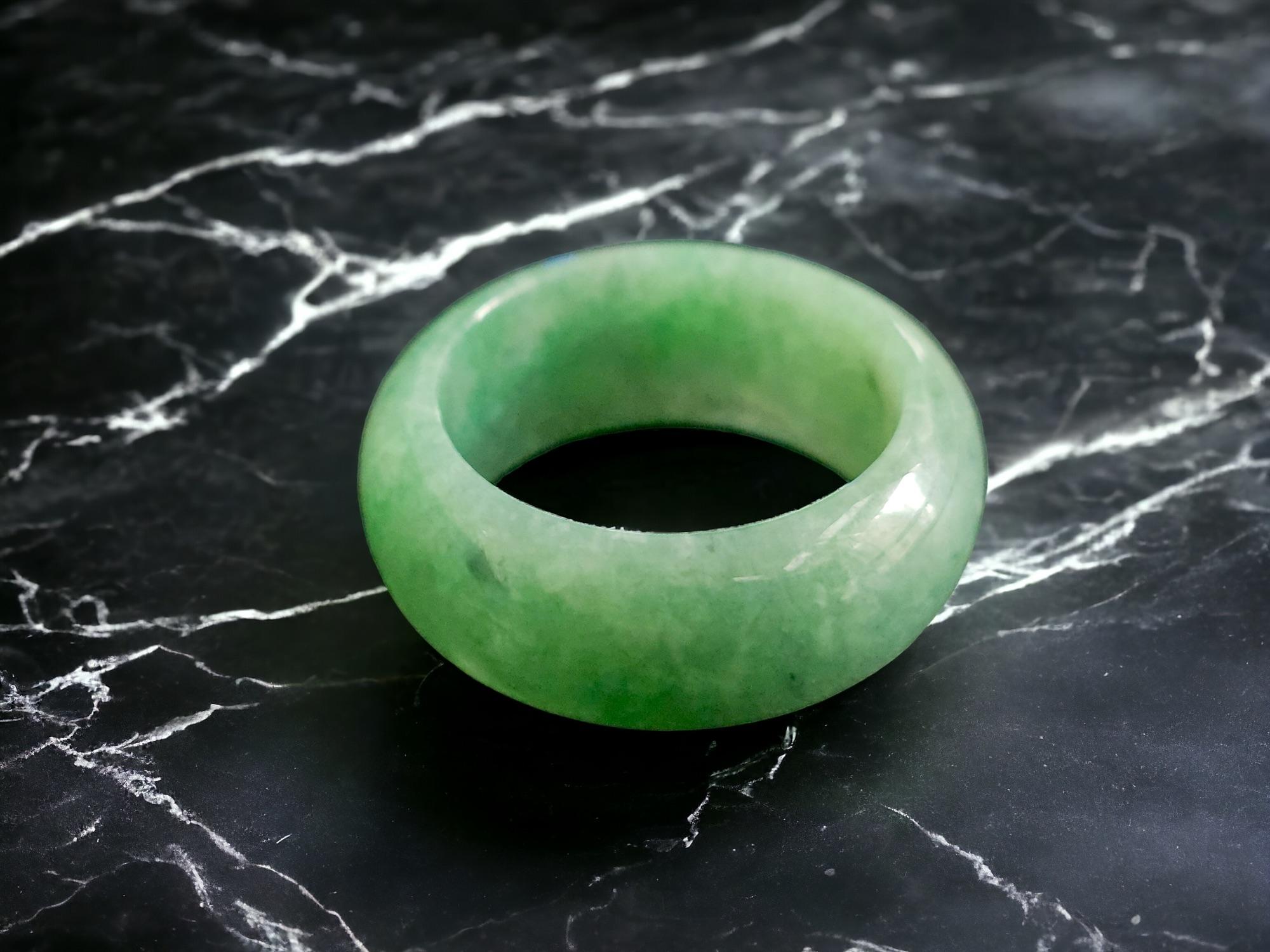 Masters Burmese A-Jadeite Certified Infinity Band Ring (Unisex)- Cocktail Ring In New Condition For Sale In Kowloon, HK