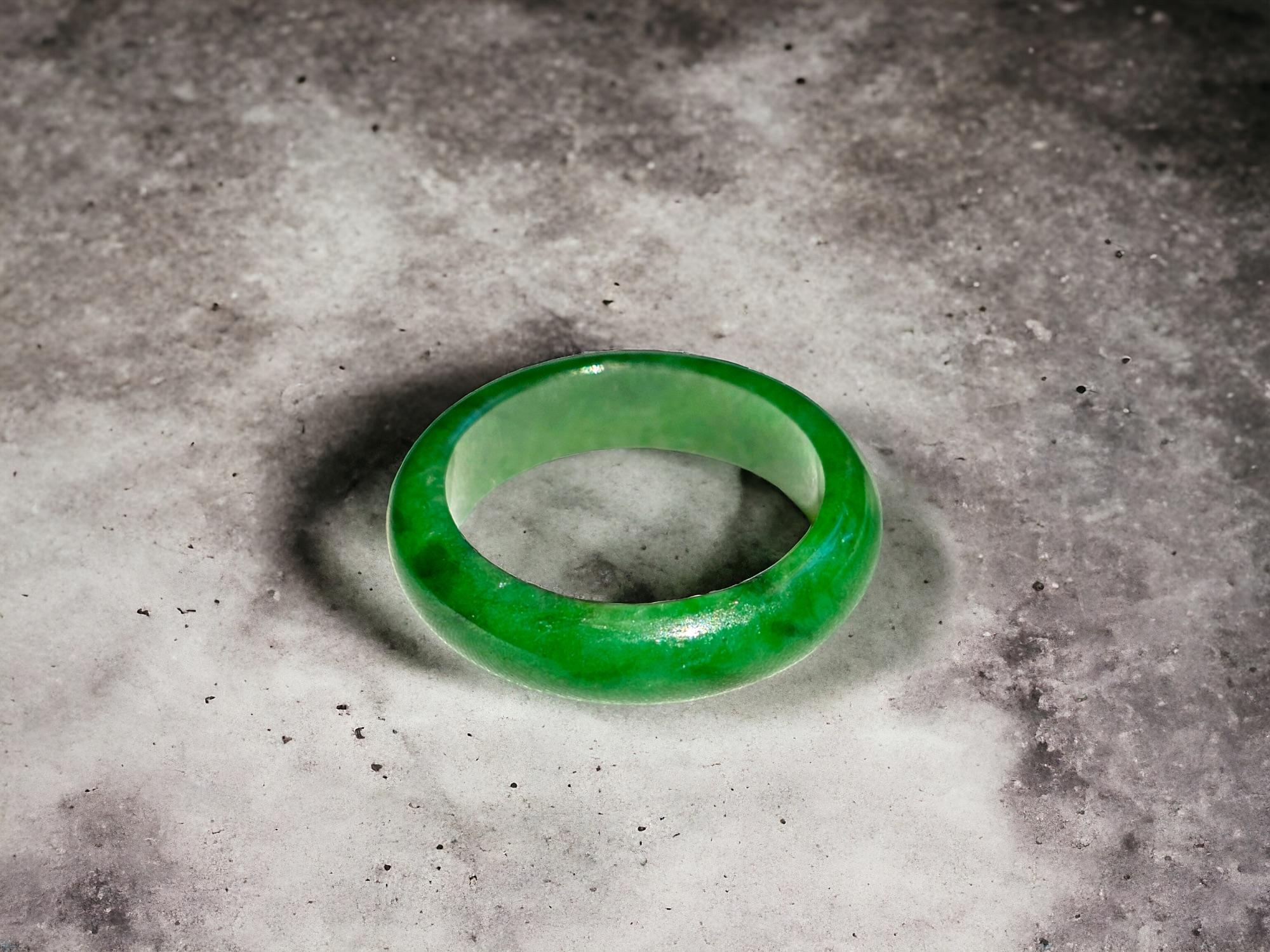 Masters Burmese A-Jadeite Certified Infinity Band Ring (Unisex)- Cocktail Ring In New Condition For Sale In Kowloon, HK