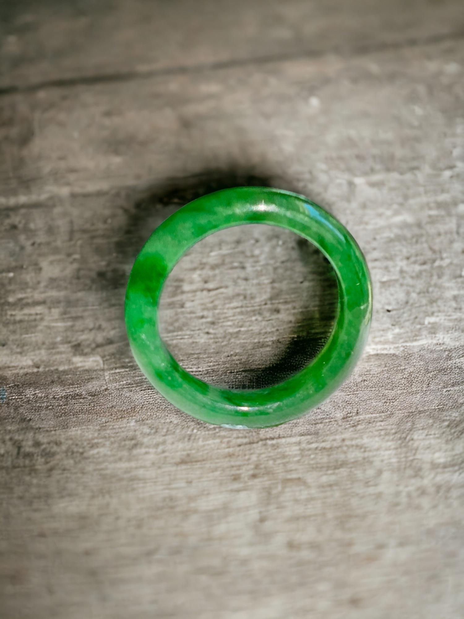 Masters Burmese A-Jadeite Certified Infinity Band Ring (Unisex)- Cocktail Ring For Sale 1