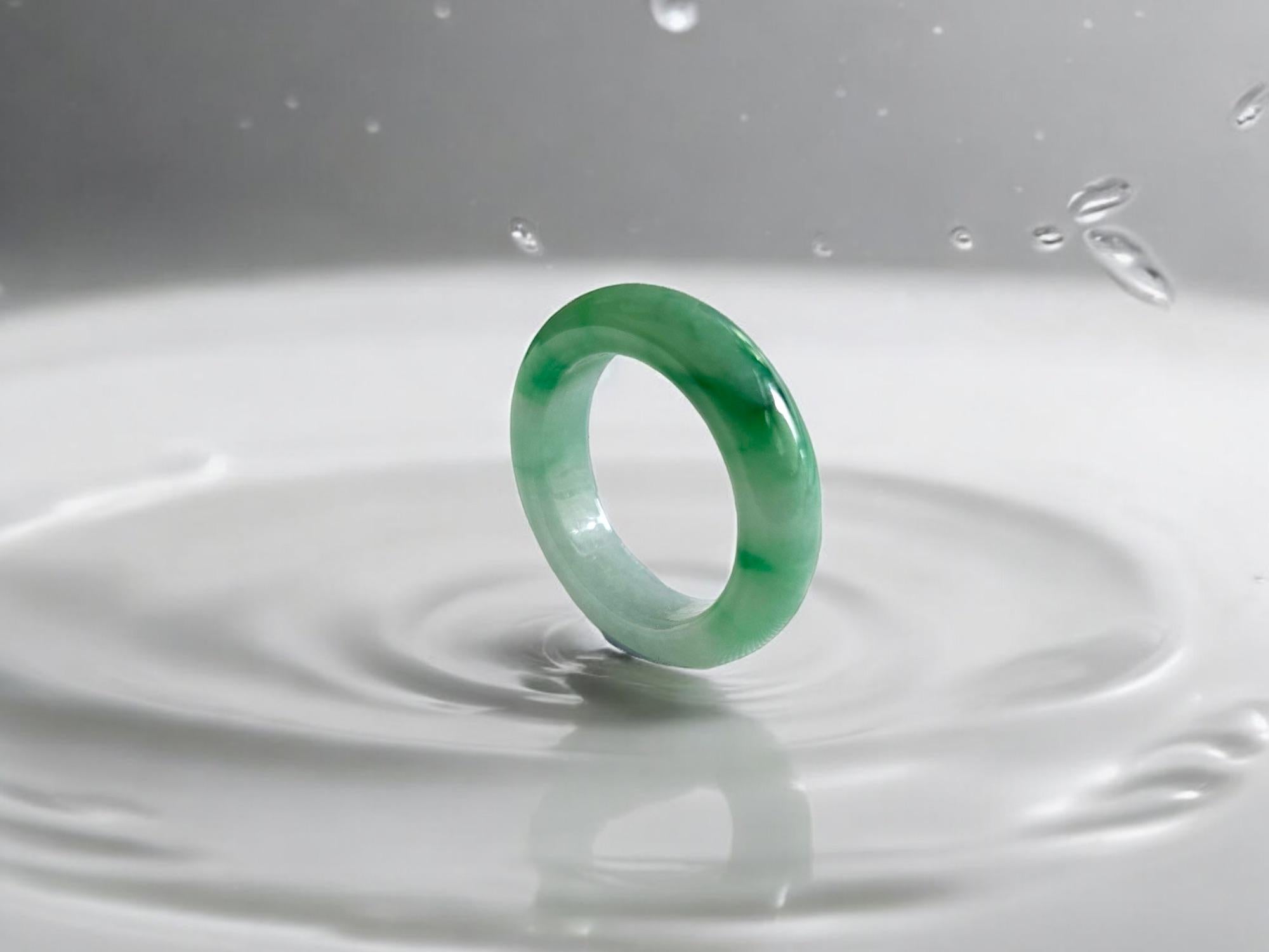 Bague à anneau Infinity certifiée A-Jadeite de maîtres birmans (Unisex - Bague cocktail) en vente 2