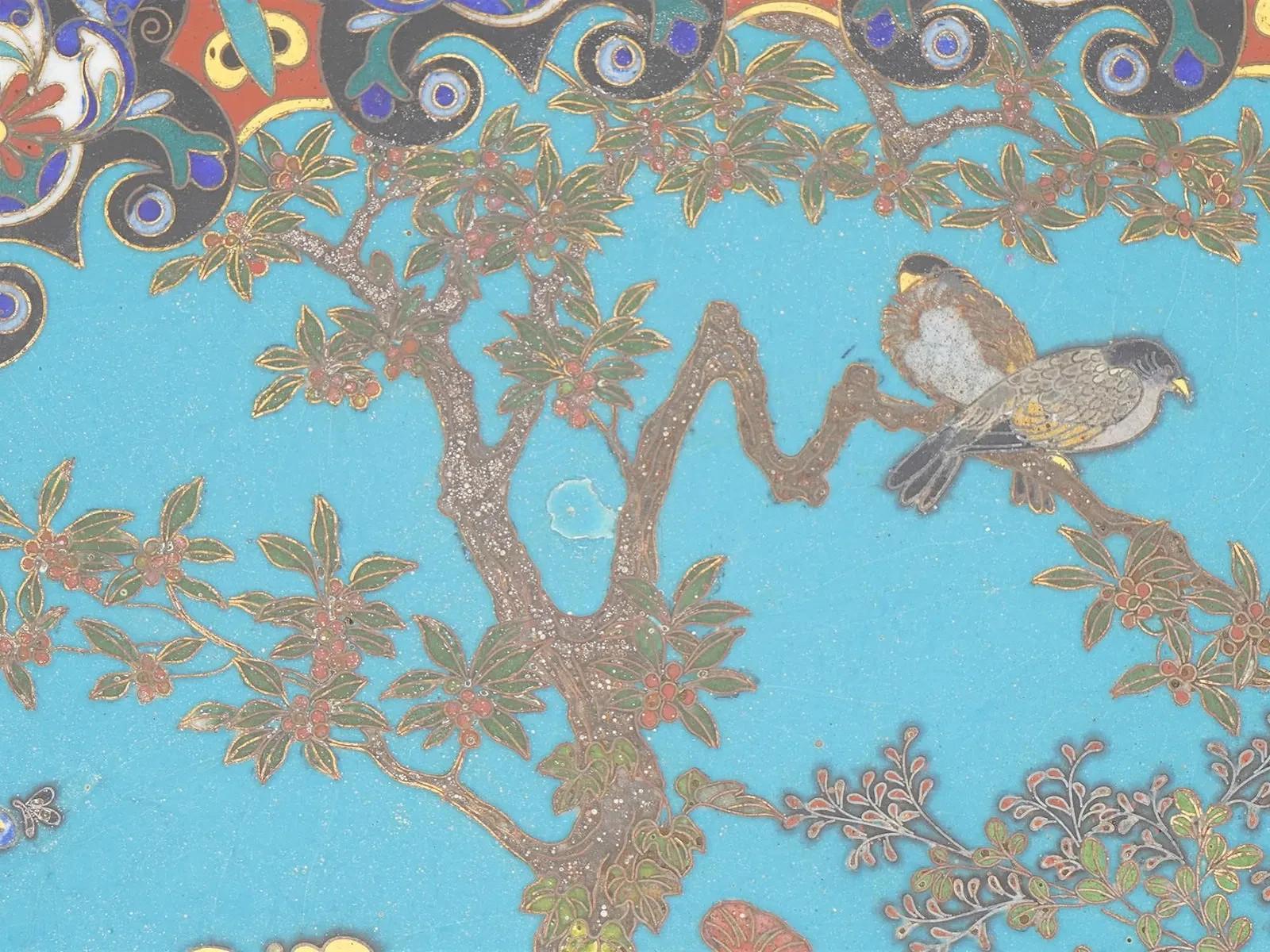 Émail Masterwork Pair of Meiji Japanese Cloisonne Enamel Plates with Cranes Pheasant en vente