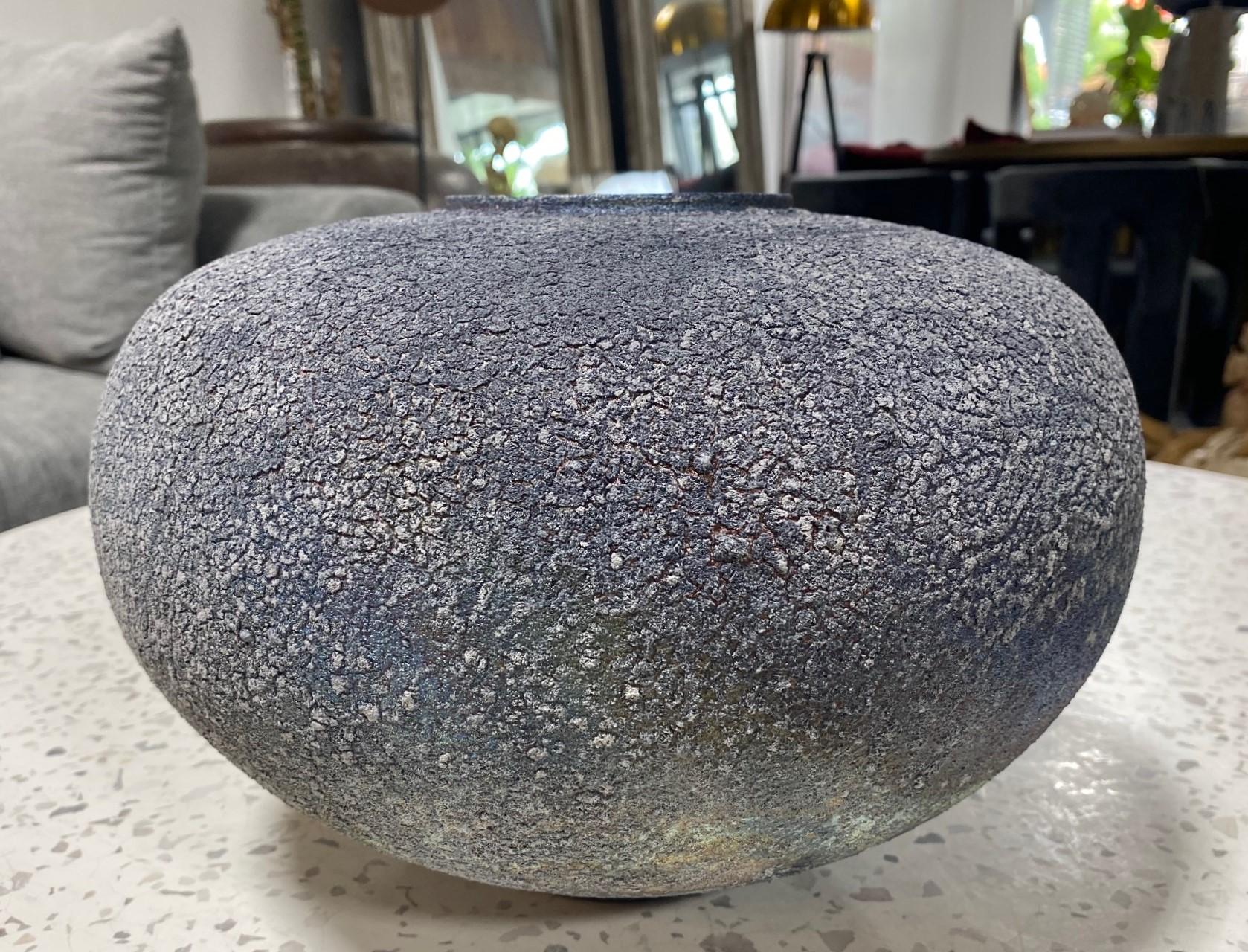 Masuo Ojima Signed Large Japanese Asian Wood Fired Studio Pottery Ceramic Vase In Good Condition In Studio City, CA