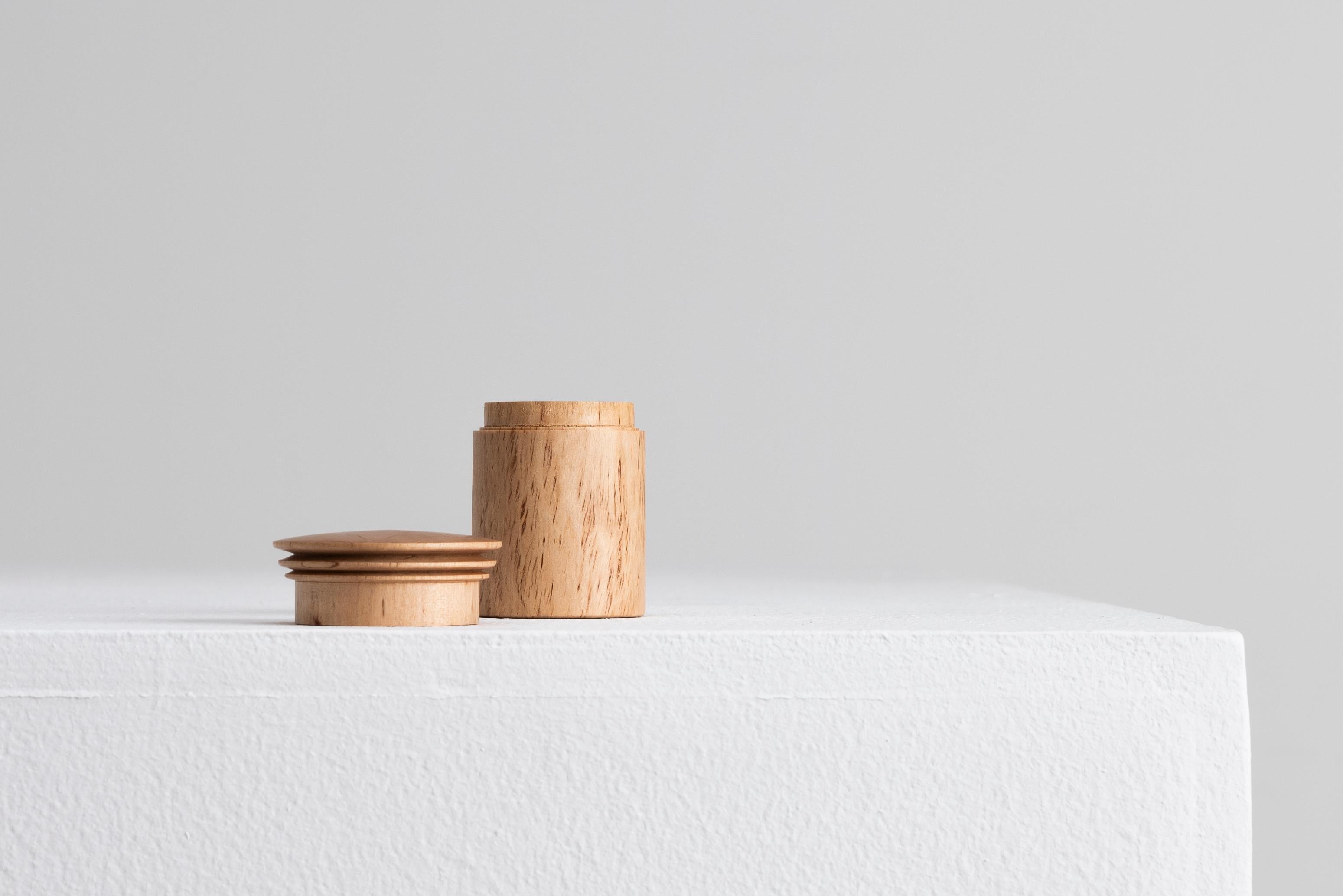 Caja de madera escultórica decorativa de abedul Masur de Ray Key jarrón para baratijas Británico en venta