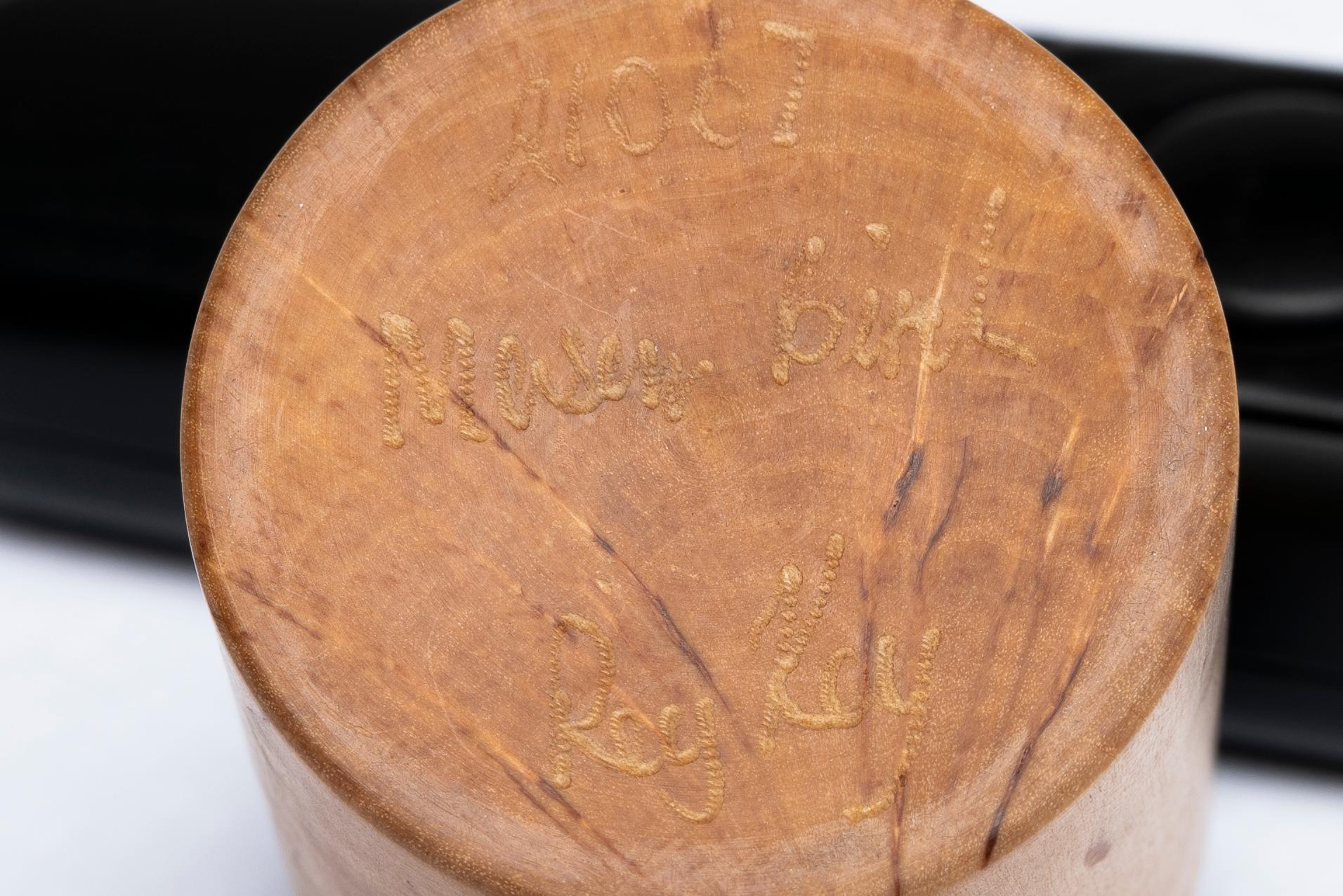 Caja de madera escultórica decorativa de abedul Masur de Ray Key jarrón para baratijas siglo XX en venta