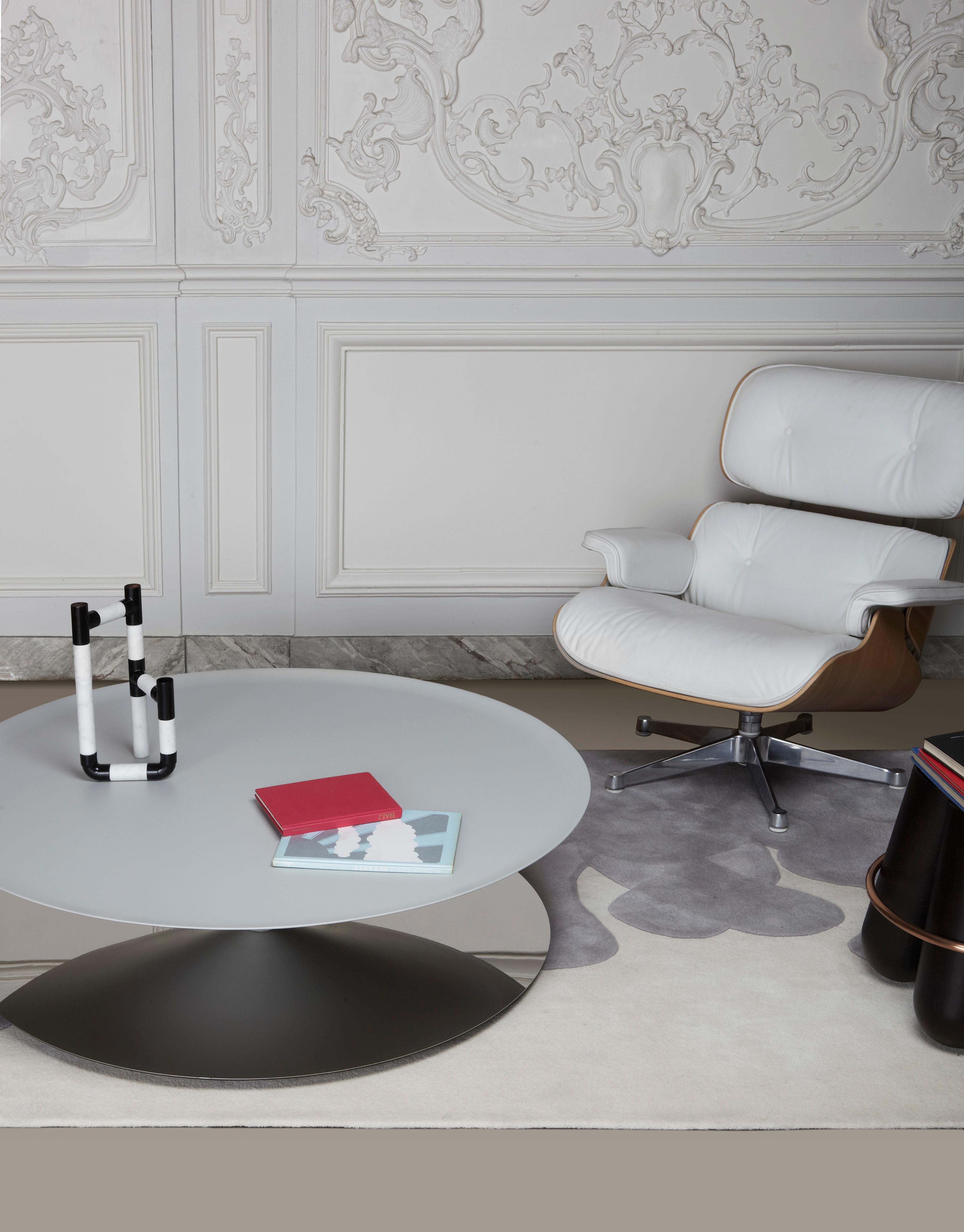 Moderne Table basse flottante en acier gris mat, Luca Nichetto en vente