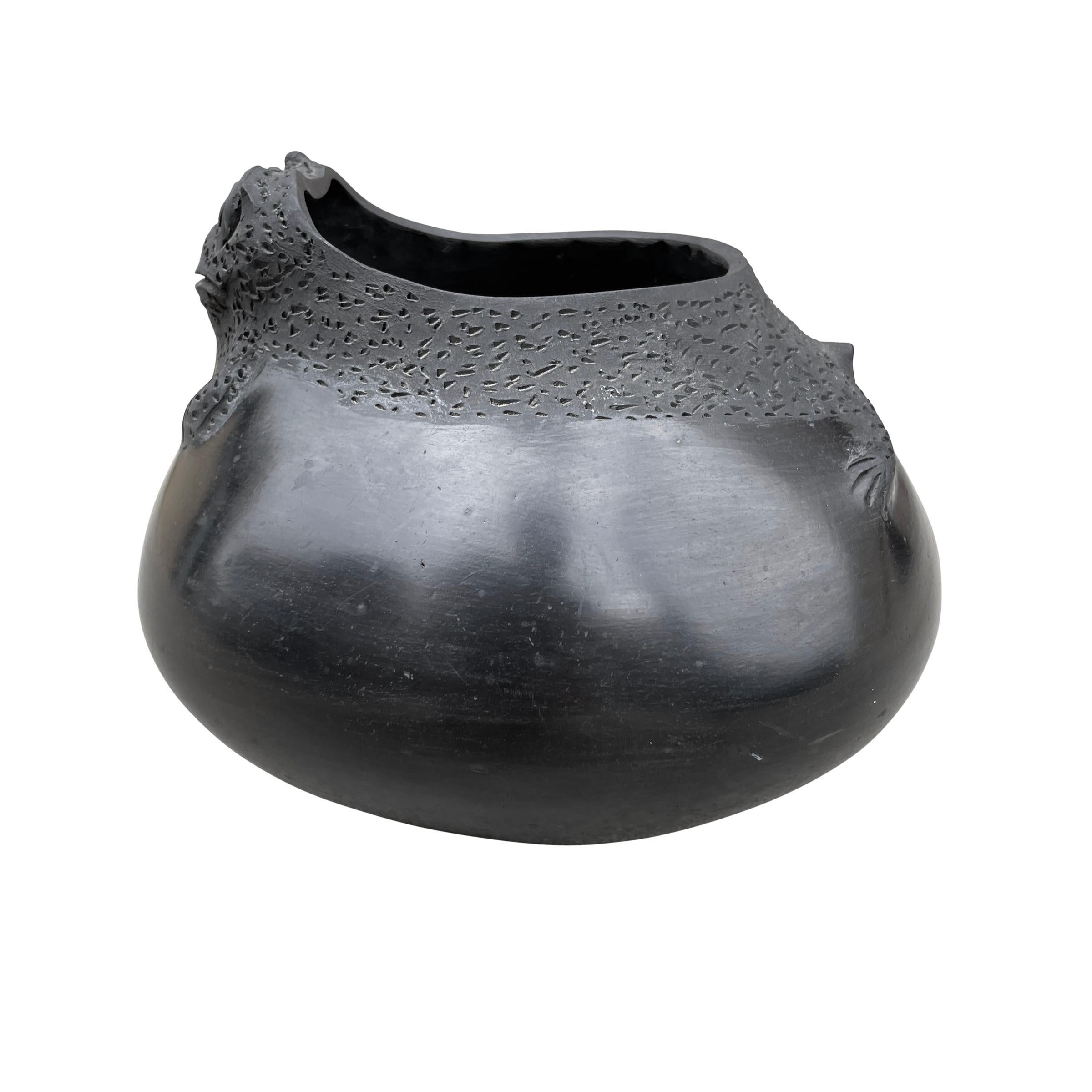 Tribal Mata Ortiz Frog Effigy Pot