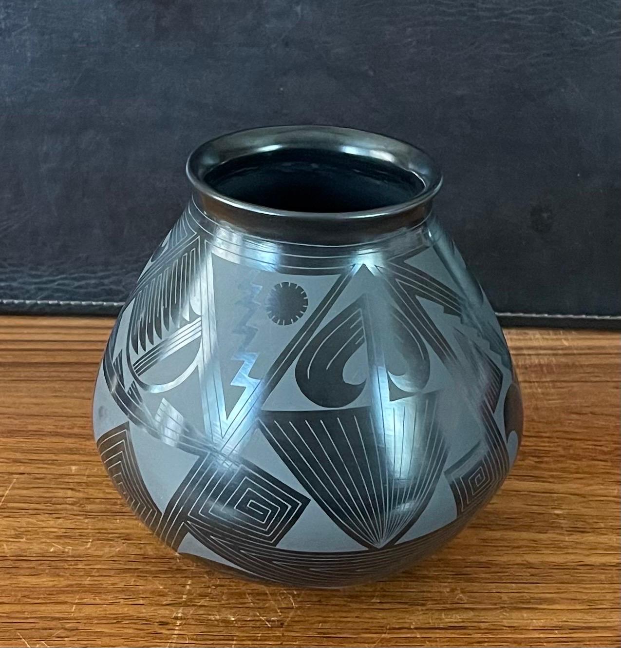 Pottery Mata Ortiz Geometric Blackware Vase by Octavio Andrew For Sale
